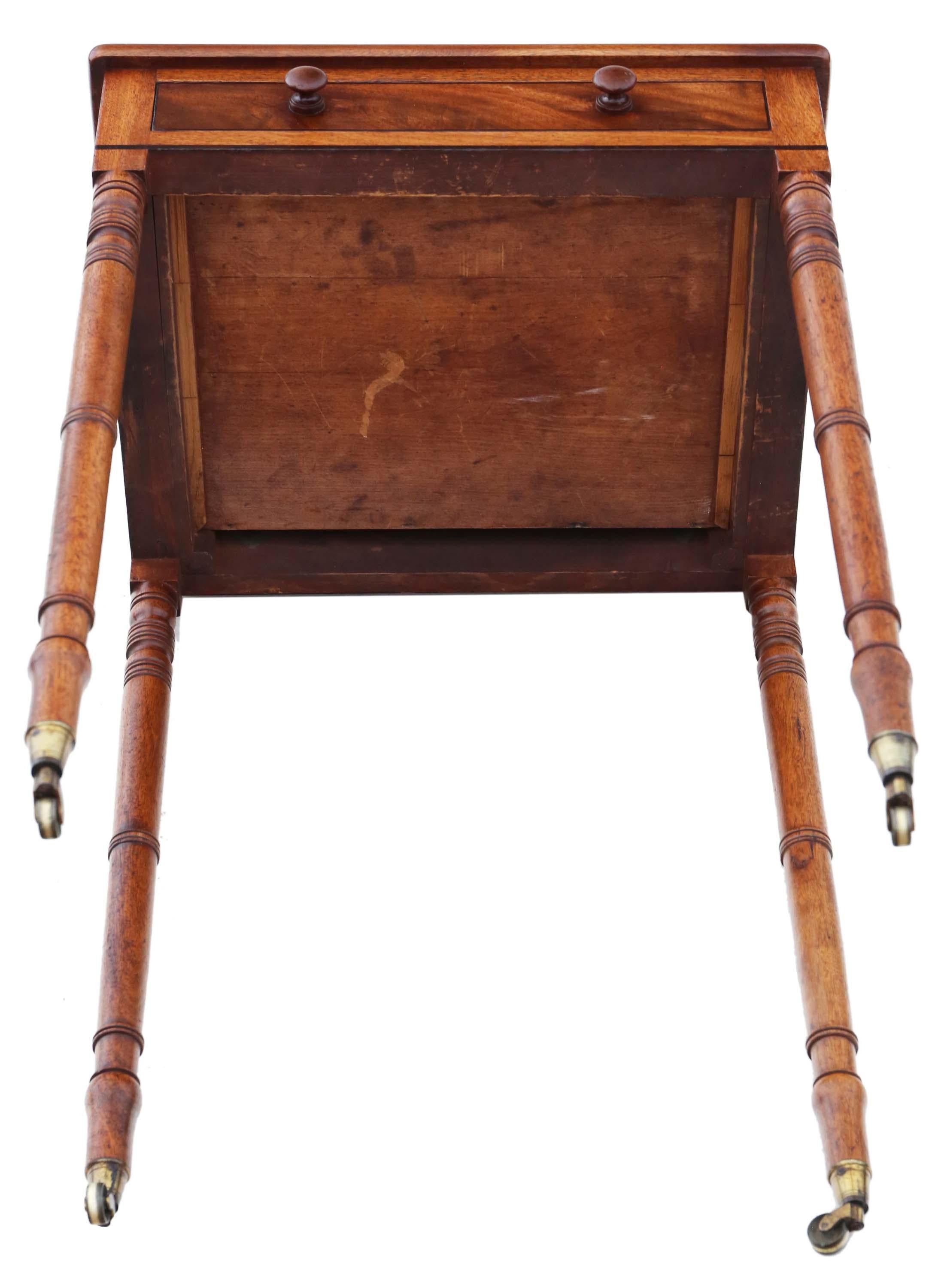Antique very fine quality small 19th Century mahogany writing side table desk For Sale 3
