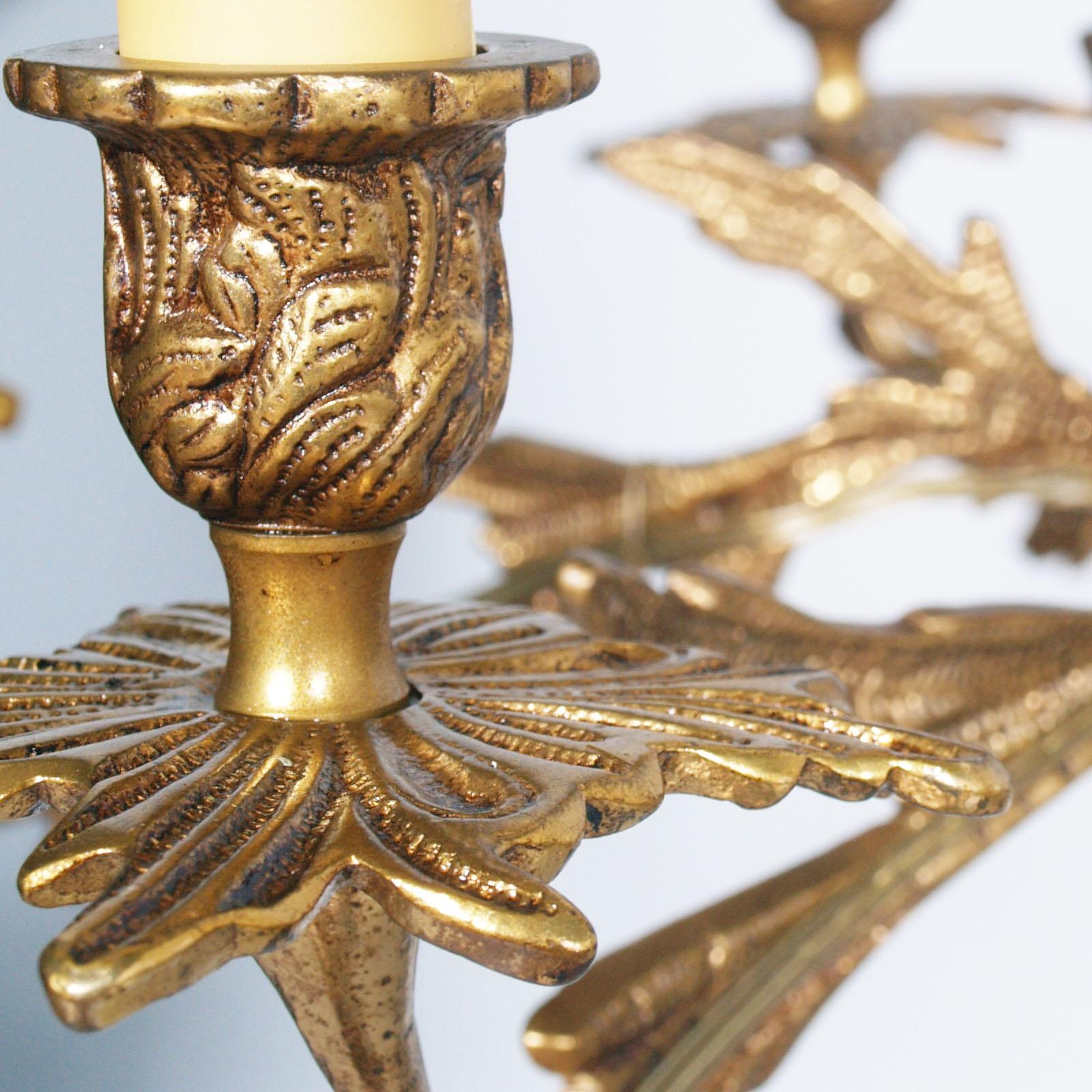 Antiker, sehr schwerer antiker Kronleuchter aus einem alten Kerzenständer, vergoldete Bronze, sechs Lichter im Angebot 4