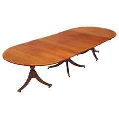 Ancienne trs grande table  manger  rallonge en acajou de belle qualit