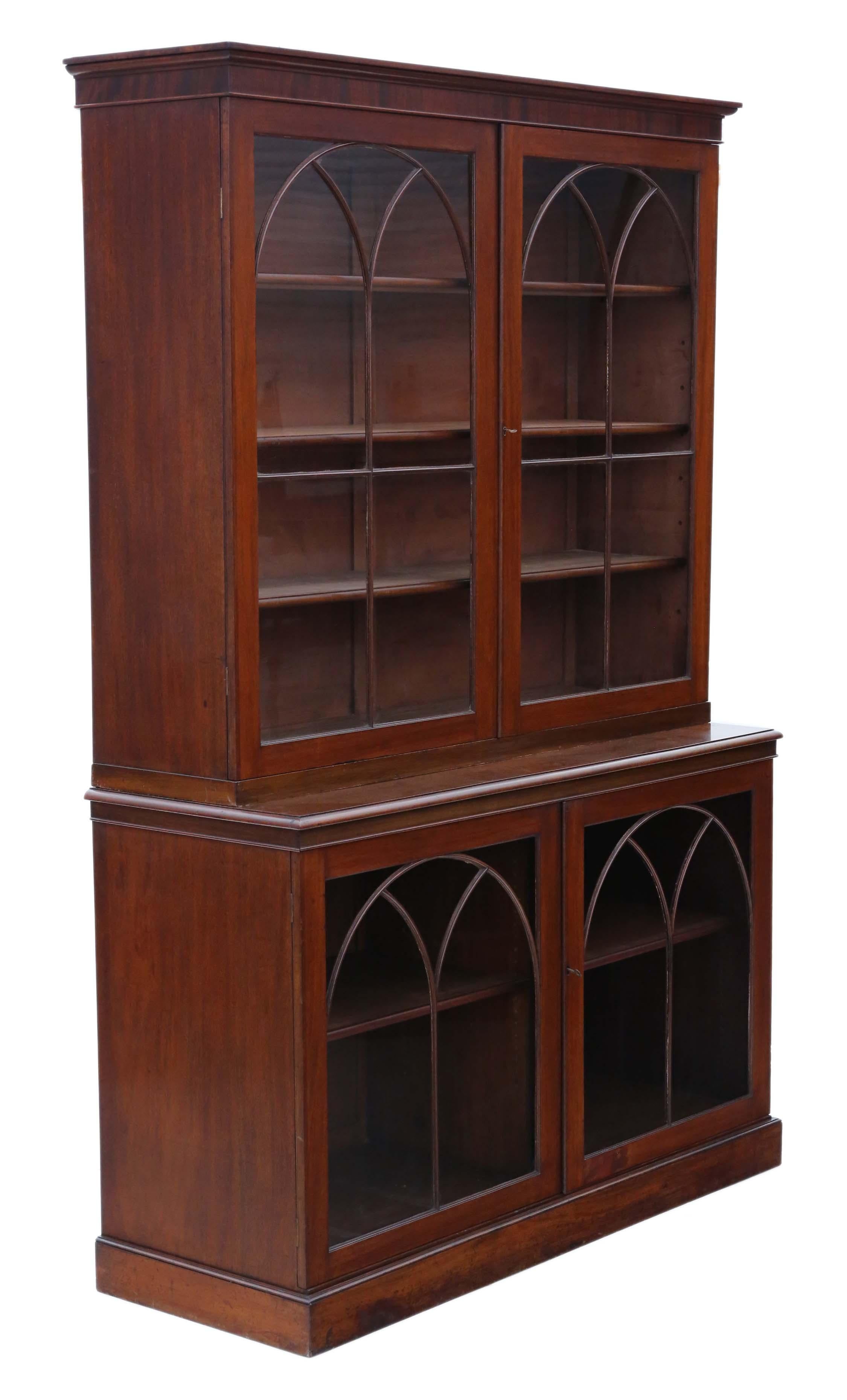 Antique very large fine quality 19th Century mahogany glazed bookcase or display cabinet C1850 ~ 5' wide.

Beautiful arched glazing bars, with a simple clean design.

This is a lovely quality bookcase, that is full of age, charm and