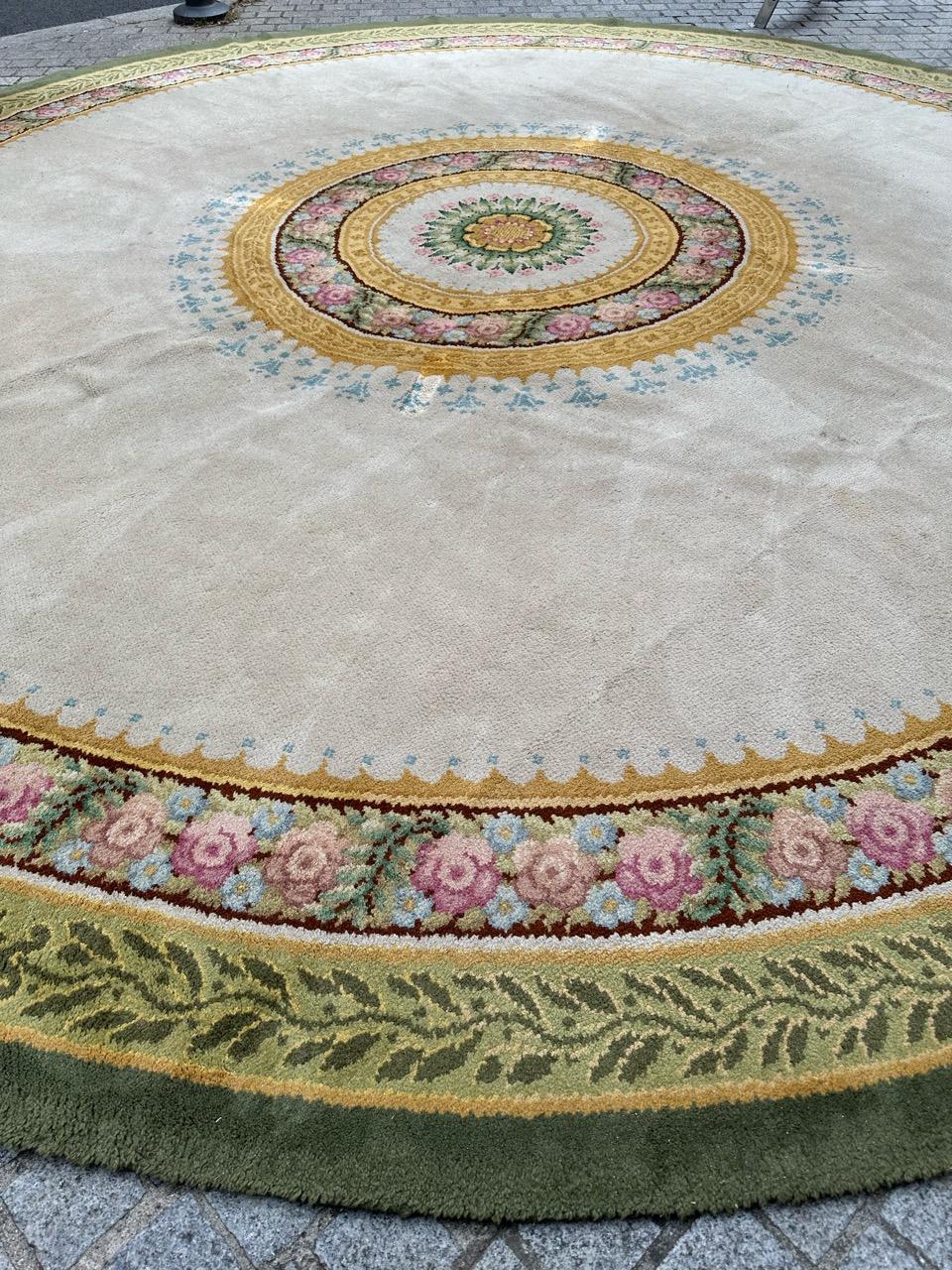 Bobyrug's Antiker sehr großer französischer runder Savonnerie-Teppich  im Angebot 11