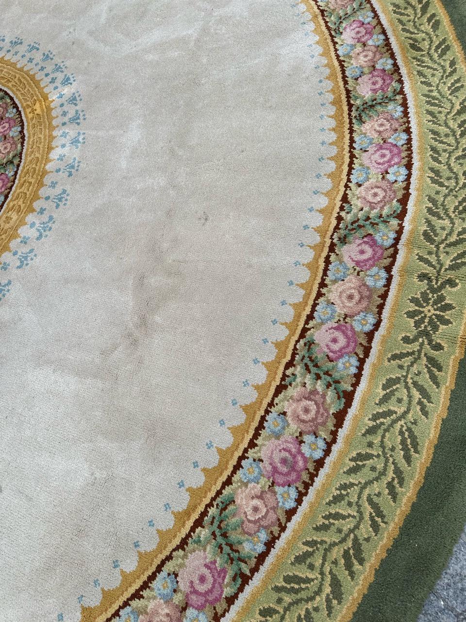 Bobyrug's Antiker sehr großer französischer runder Savonnerie-Teppich  (Aubusson) im Angebot