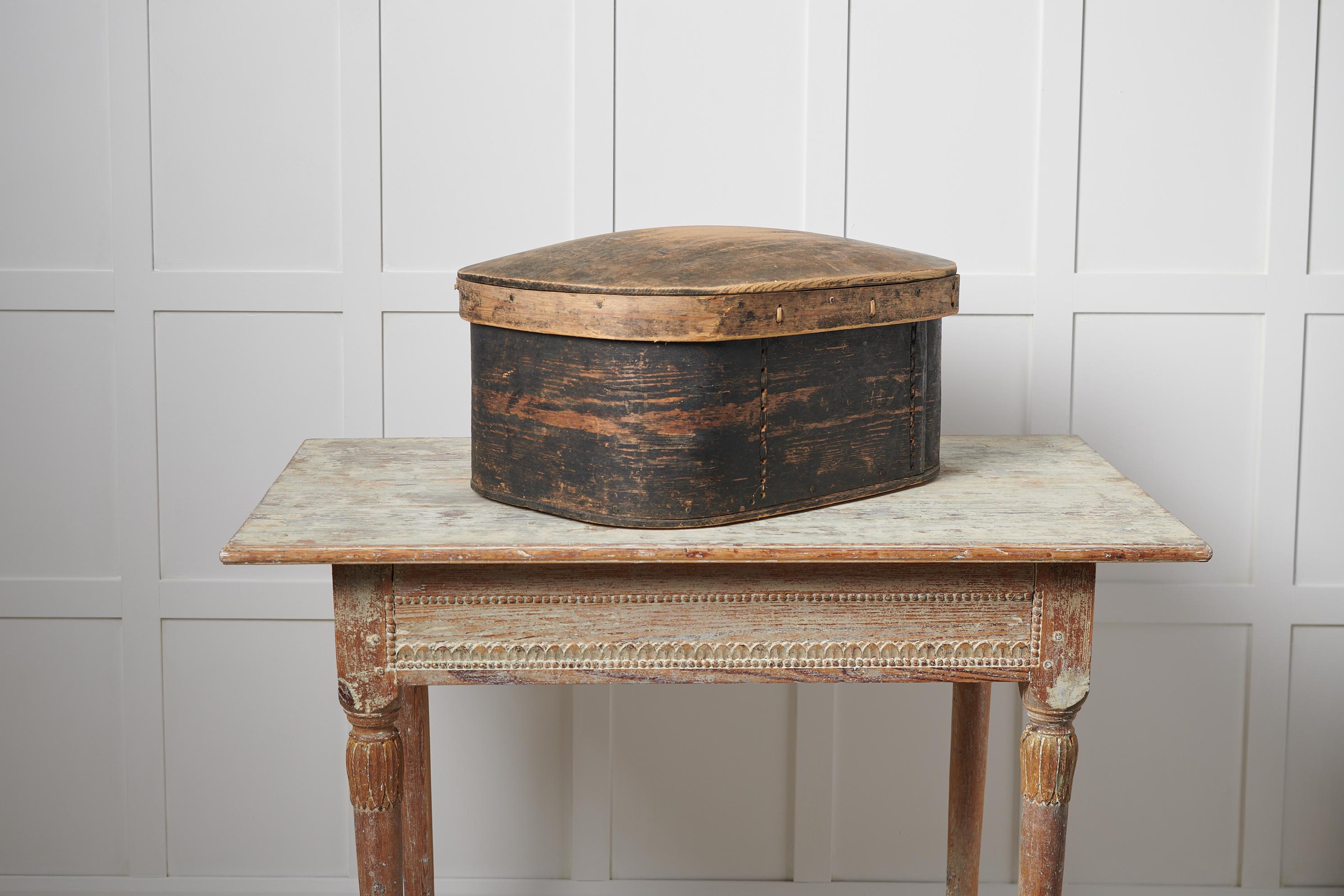 Antique Very Rare Swedish Black Bentwood Box In Good Condition For Sale In Kramfors, SE