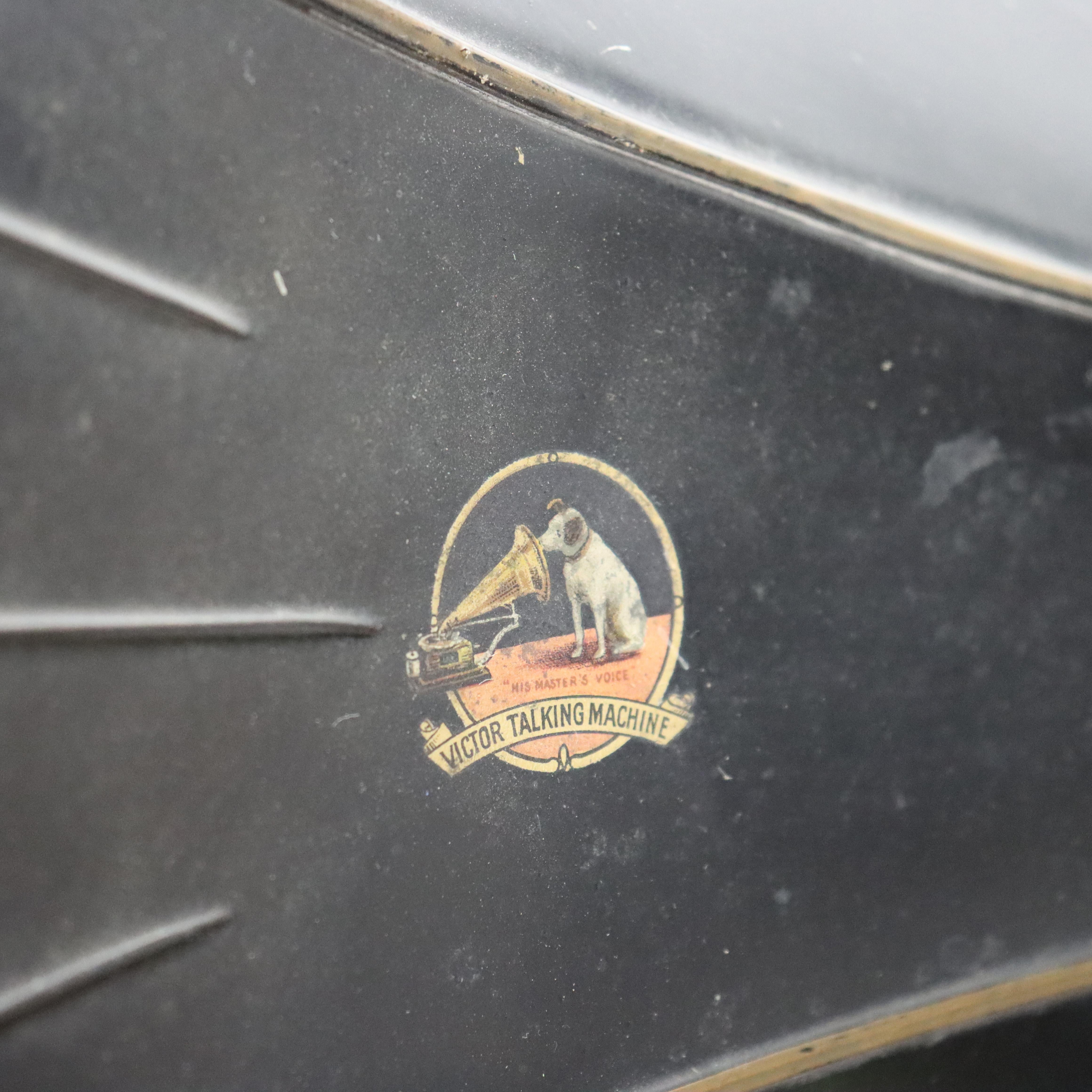 Antique Victor V Victrola Oak Disk Player & Horn C1910 In Good Condition For Sale In Big Flats, NY