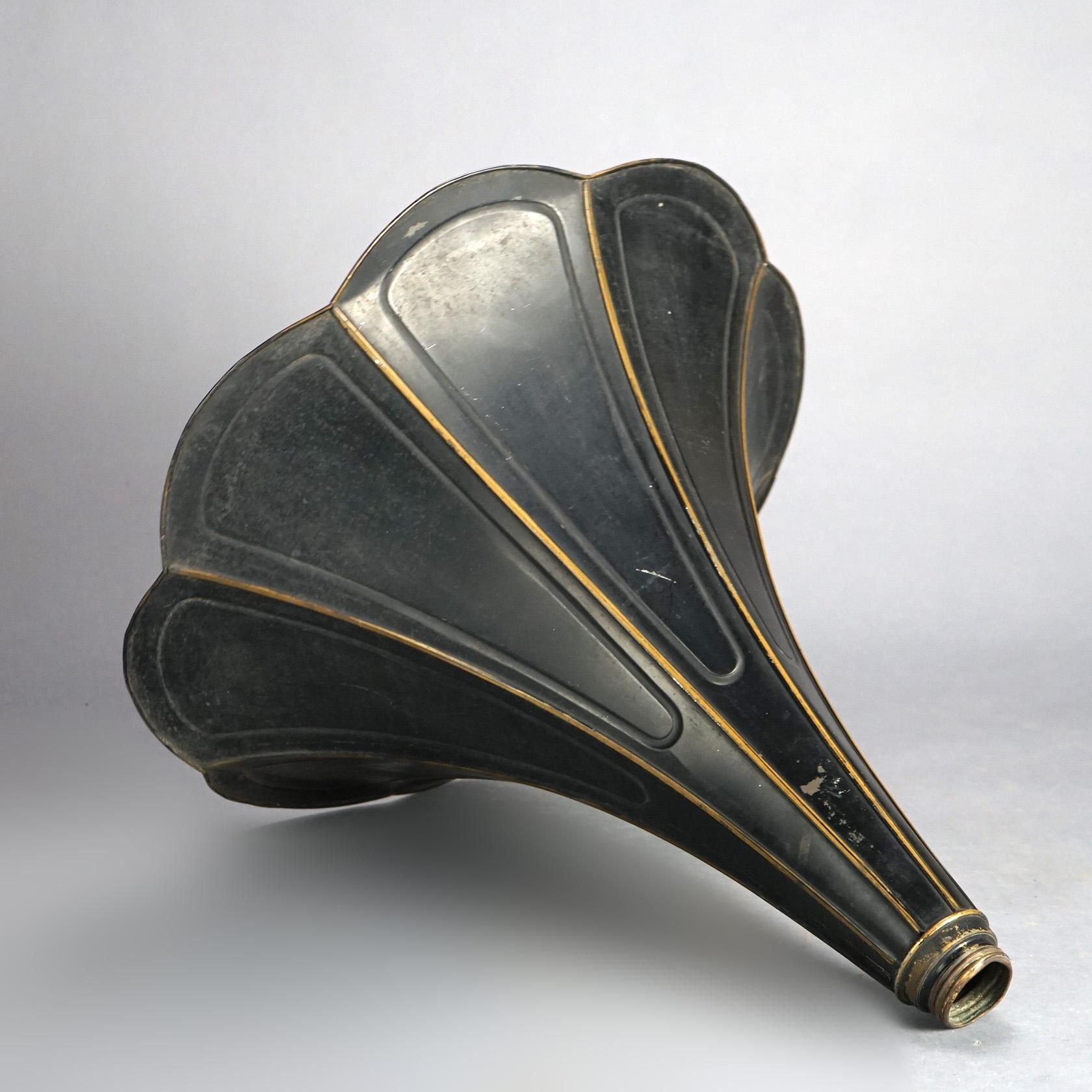 Américain Ancienne corne de phonographe Victrola ébonisée et dorée Circa 1910 en vente