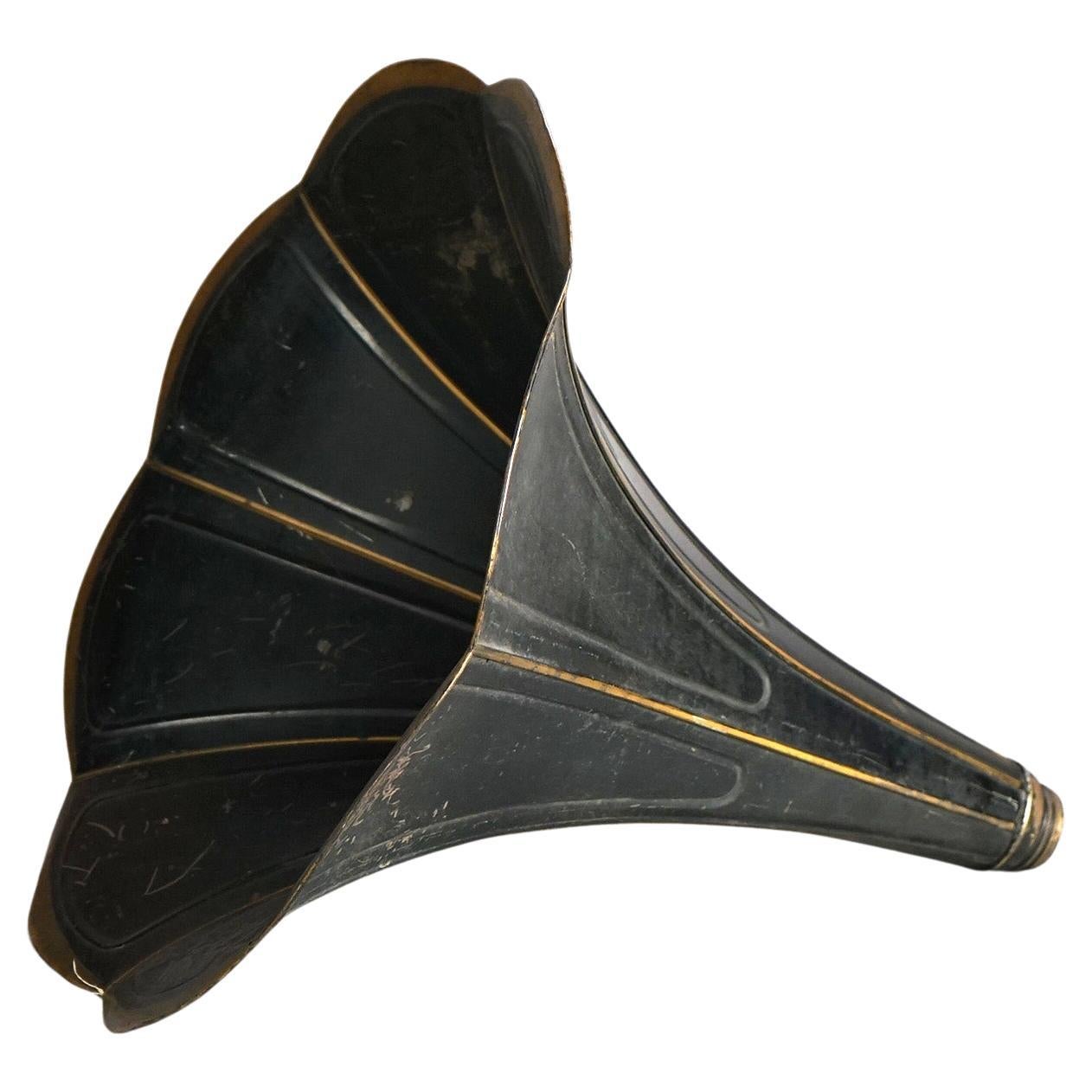 Ancienne corne de phonographe Victrola ébonisée et dorée Circa 1910
