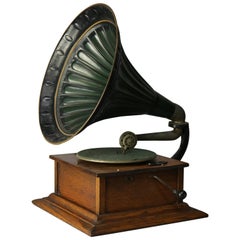 Vintage Victor Victrola Standard Outside Horn Oak Phonograph, circa 1900