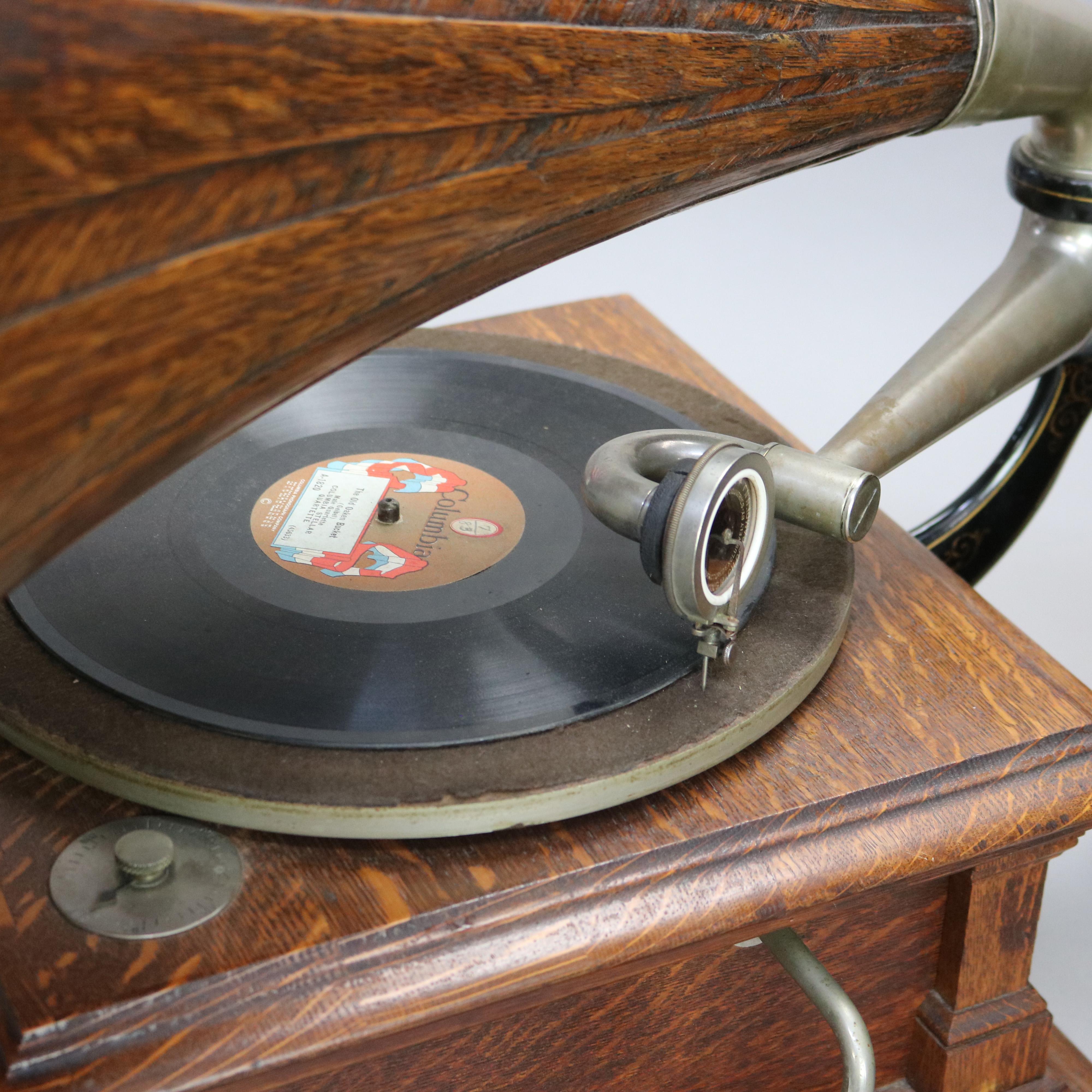 Antiker Victor Victrola V Oak Phonograph mit Oak Horn & Vinylplatten C1910 (Eichenholz)