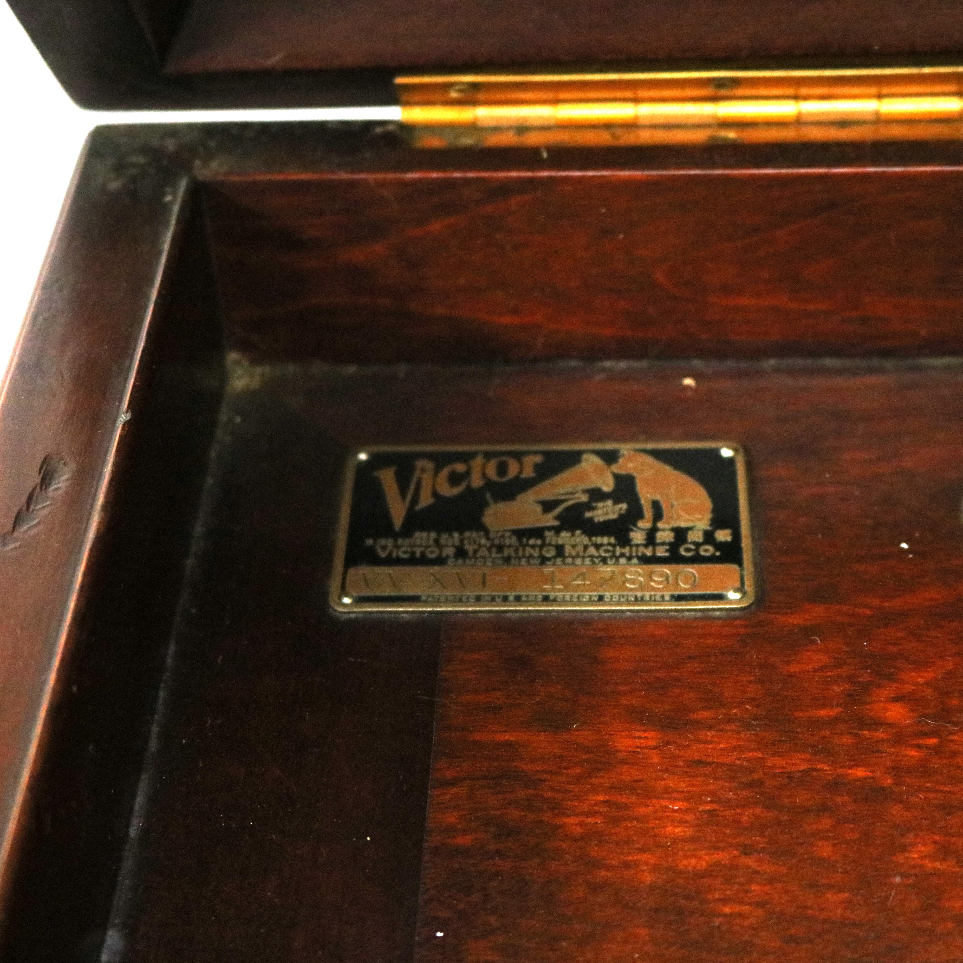 1920s antique victrola record player
