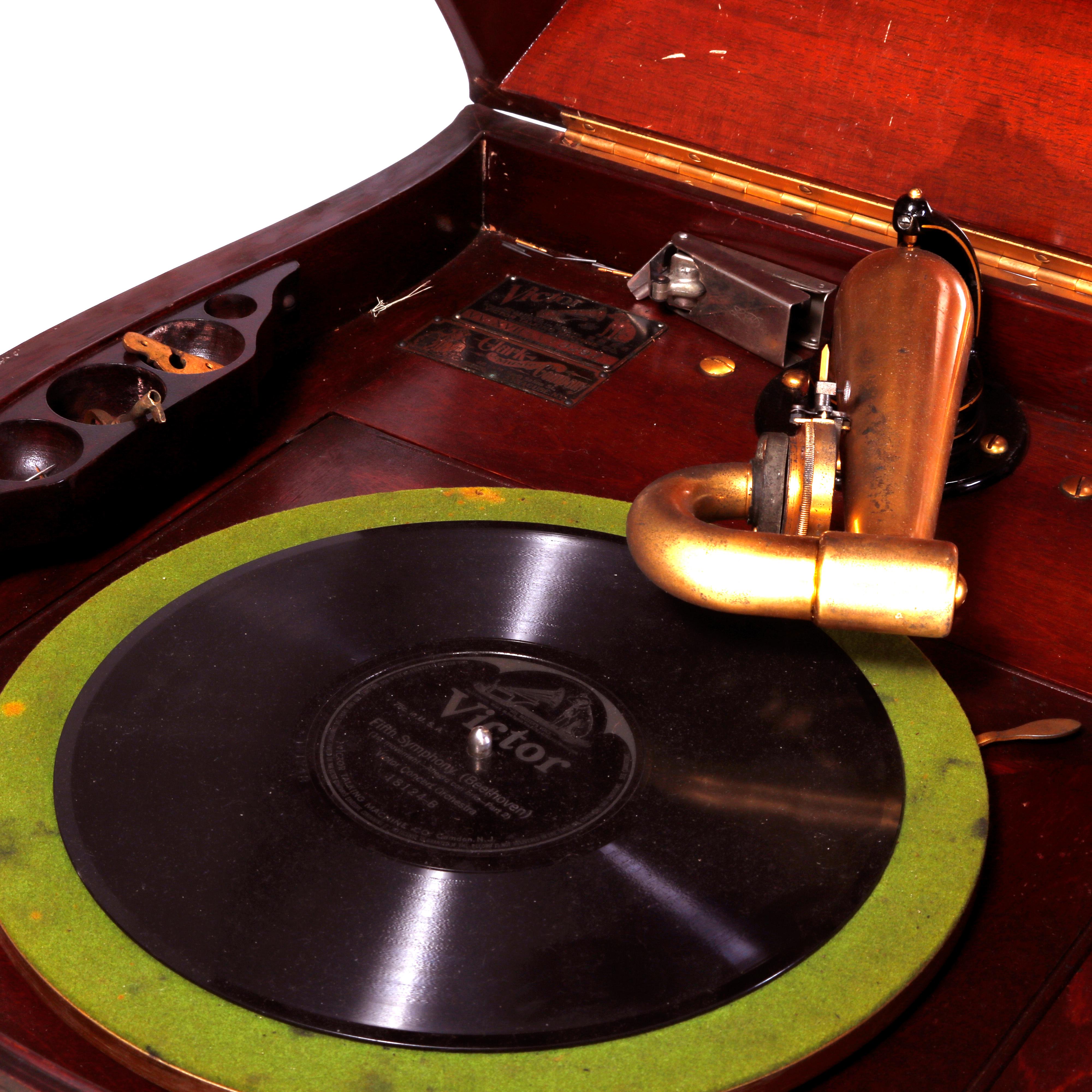 Antique Victor Victrola XVII Mahogany Floor Model Phonograph, Circa 1920 In Good Condition In Big Flats, NY