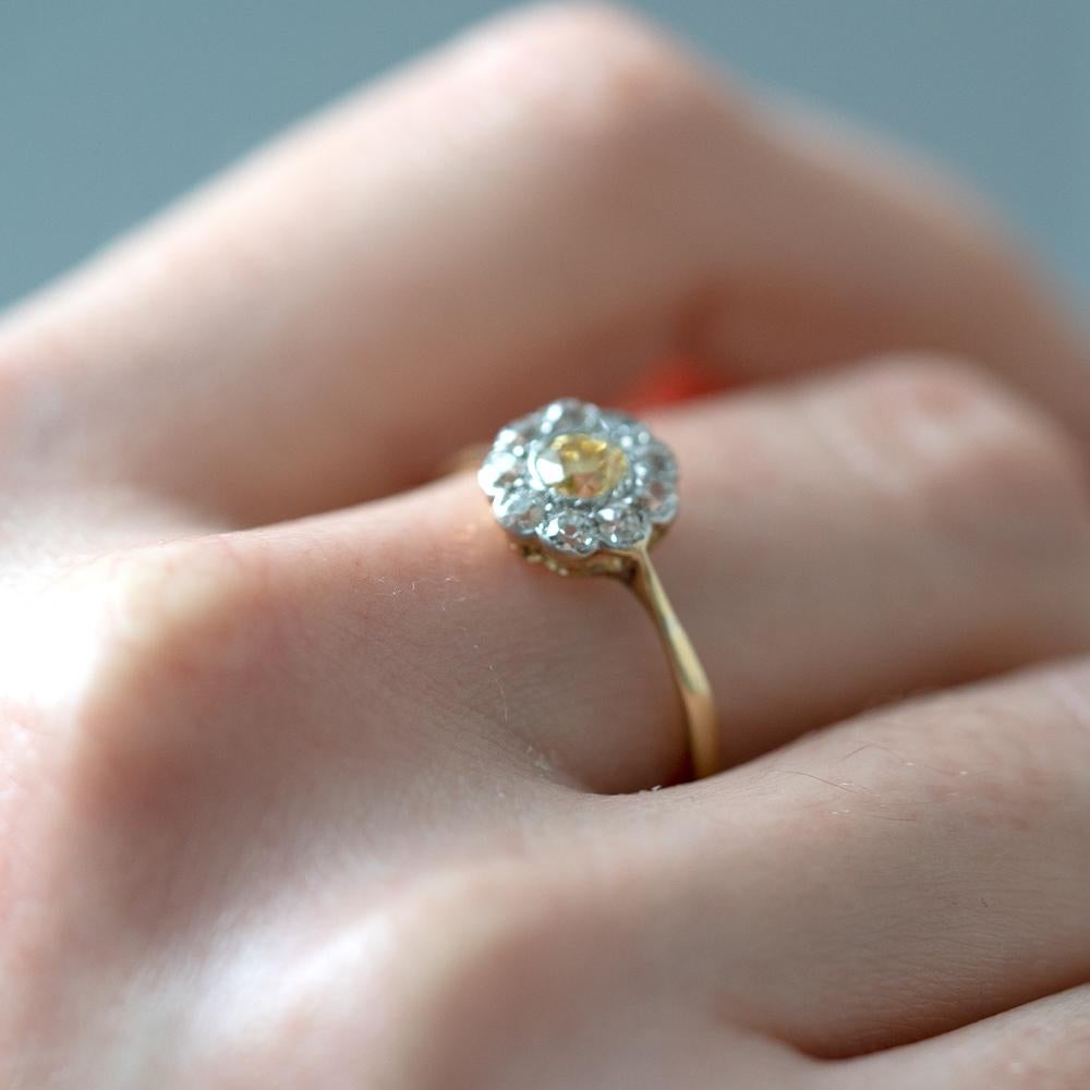 Antique Victorian 0.65ct Yellow Diamond 18ct Gold Diamond Cluster Ring In Good Condition In London, GB