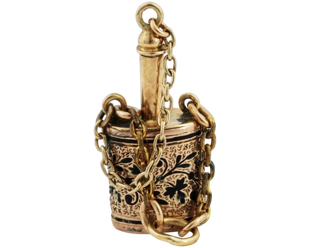 Antiker viktorianischer 10 K Gold Emaille-Parfümflaschenanhänger aus Emaille