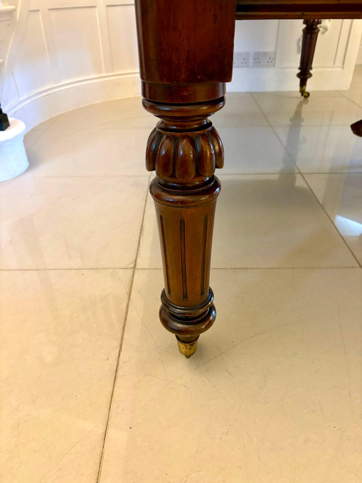 Antique Victorian 10 Seater Quality Figured Mahogany Extending Dining Table 6
