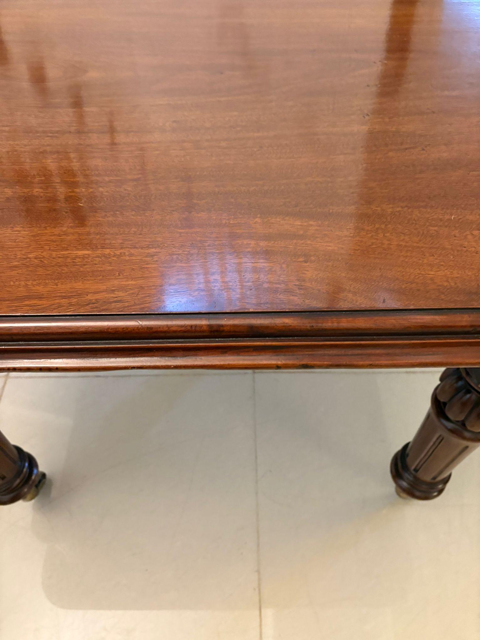 Antique Victorian 10 Seater Quality Figured Mahogany Extending Dining Table 5