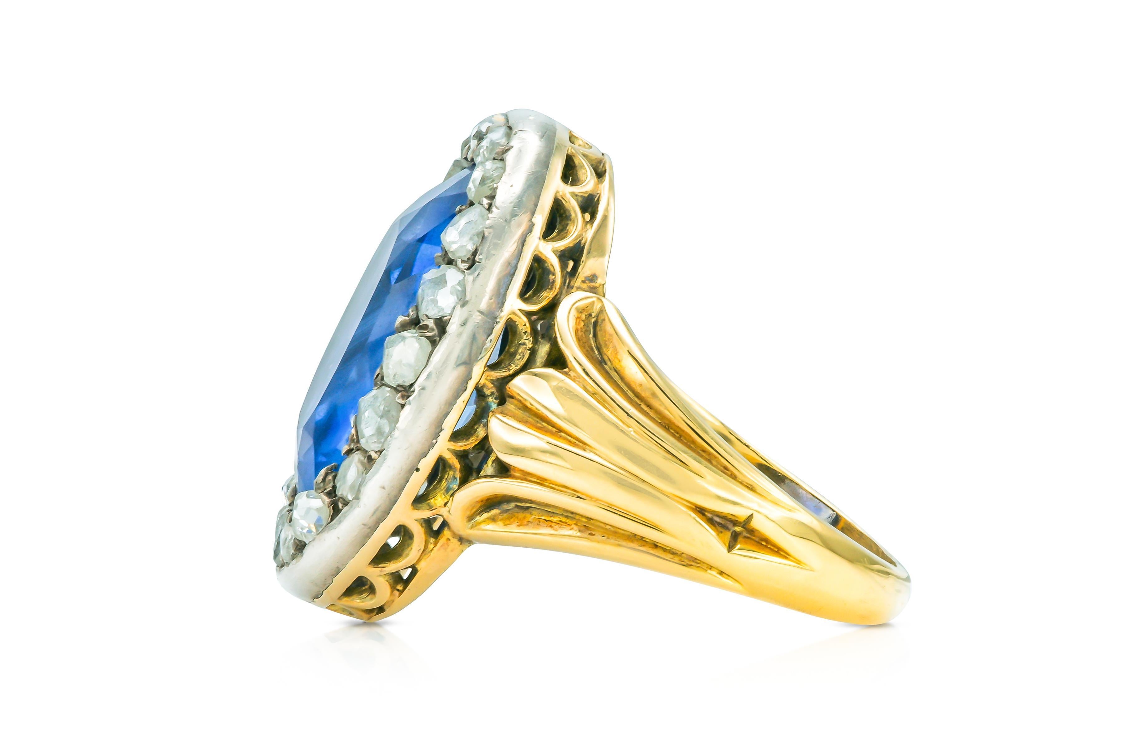 Victorien Ancienne bague victorienne en saphir taille ovale de 10,00 carats avec diamants en vente