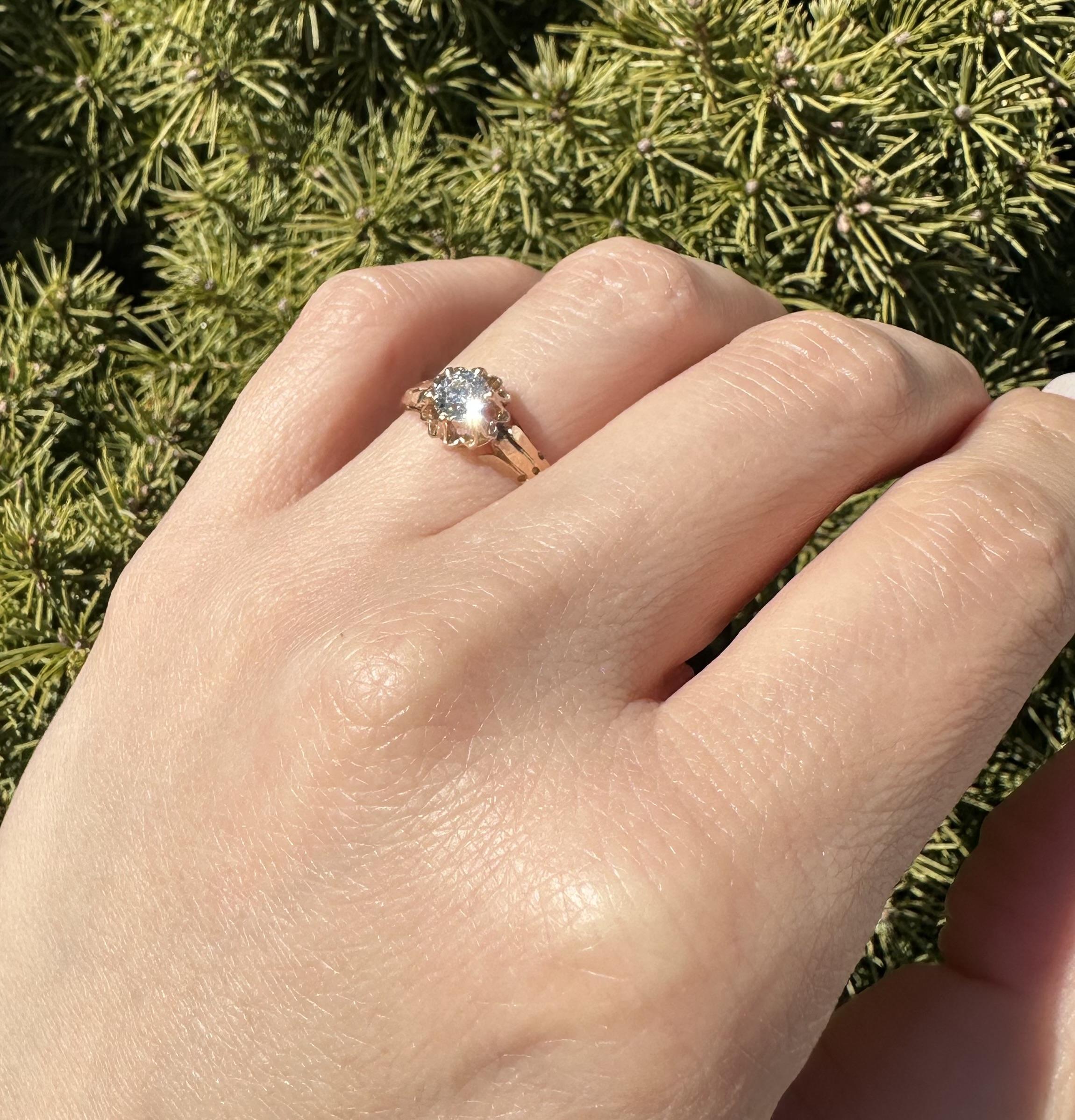 Victorien Bague solitaire victorienne ancienne en or 10 carats avec diamant taille européenne ancienne de 0,48 carat en vente
