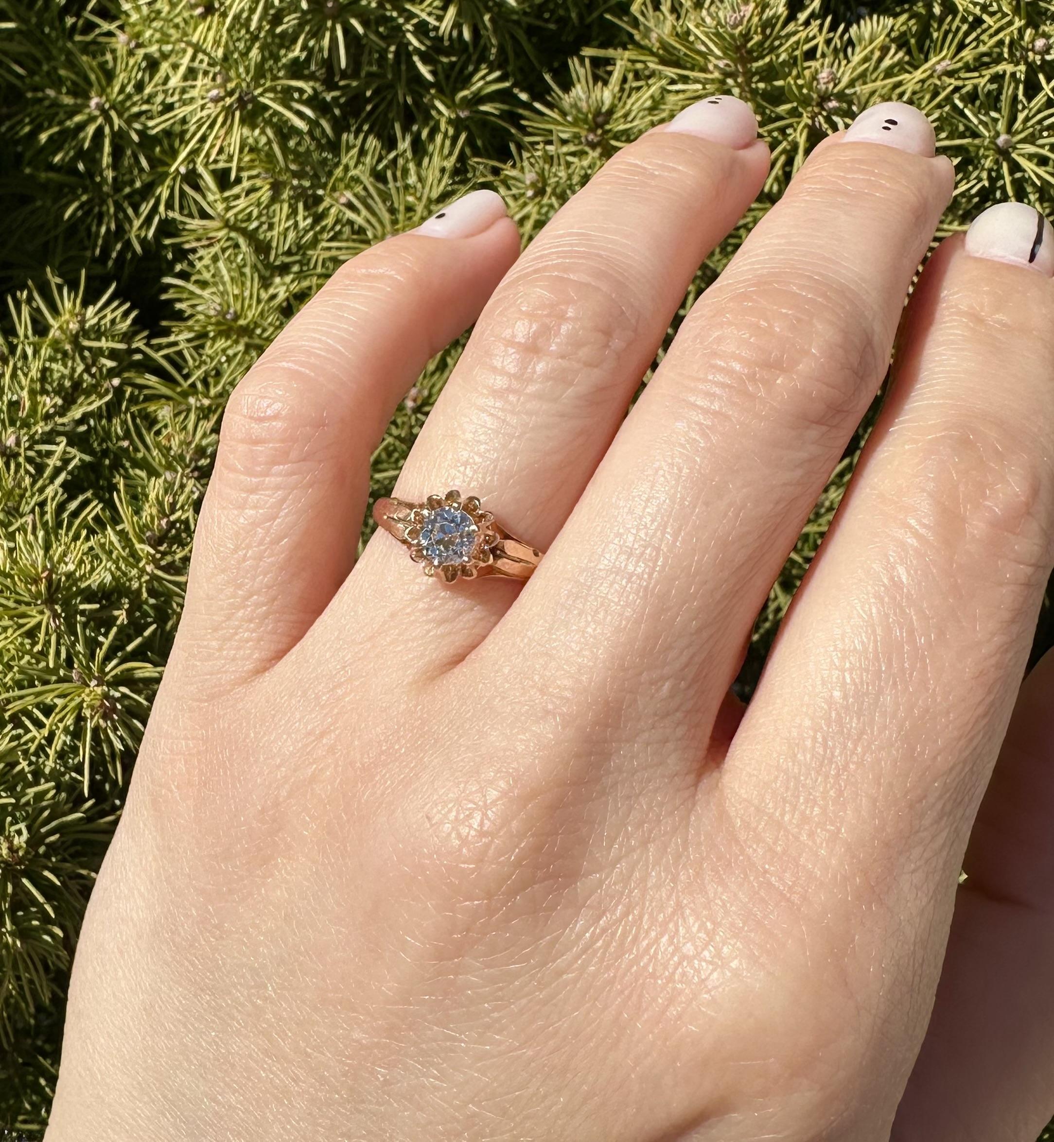 Bague solitaire victorienne ancienne en or 10 carats avec diamant taille européenne ancienne de 0,48 carat en vente 2