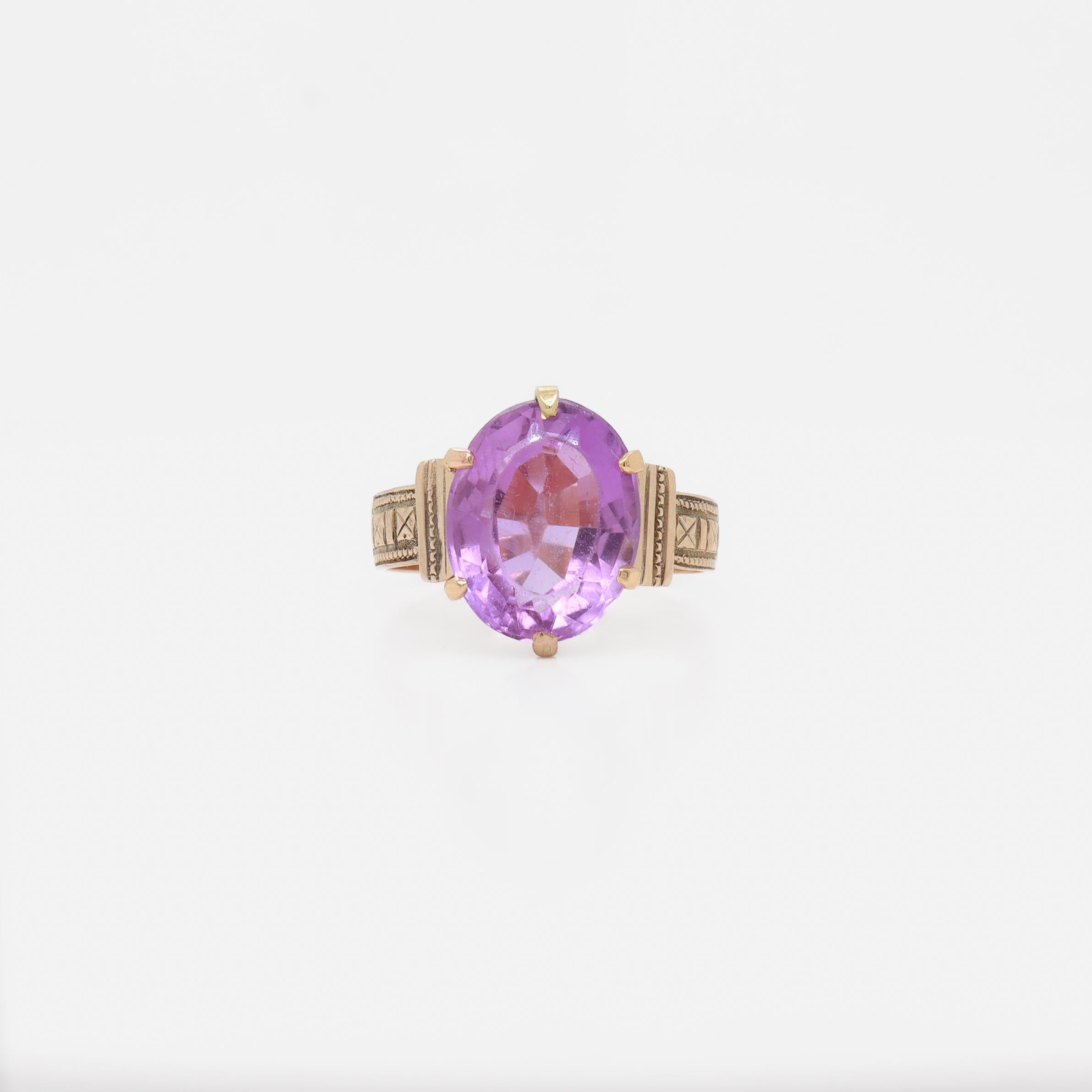 De las mujeres Anillo victoriano antiguo de oro de 10 quilates y amatista de talla ovalada
