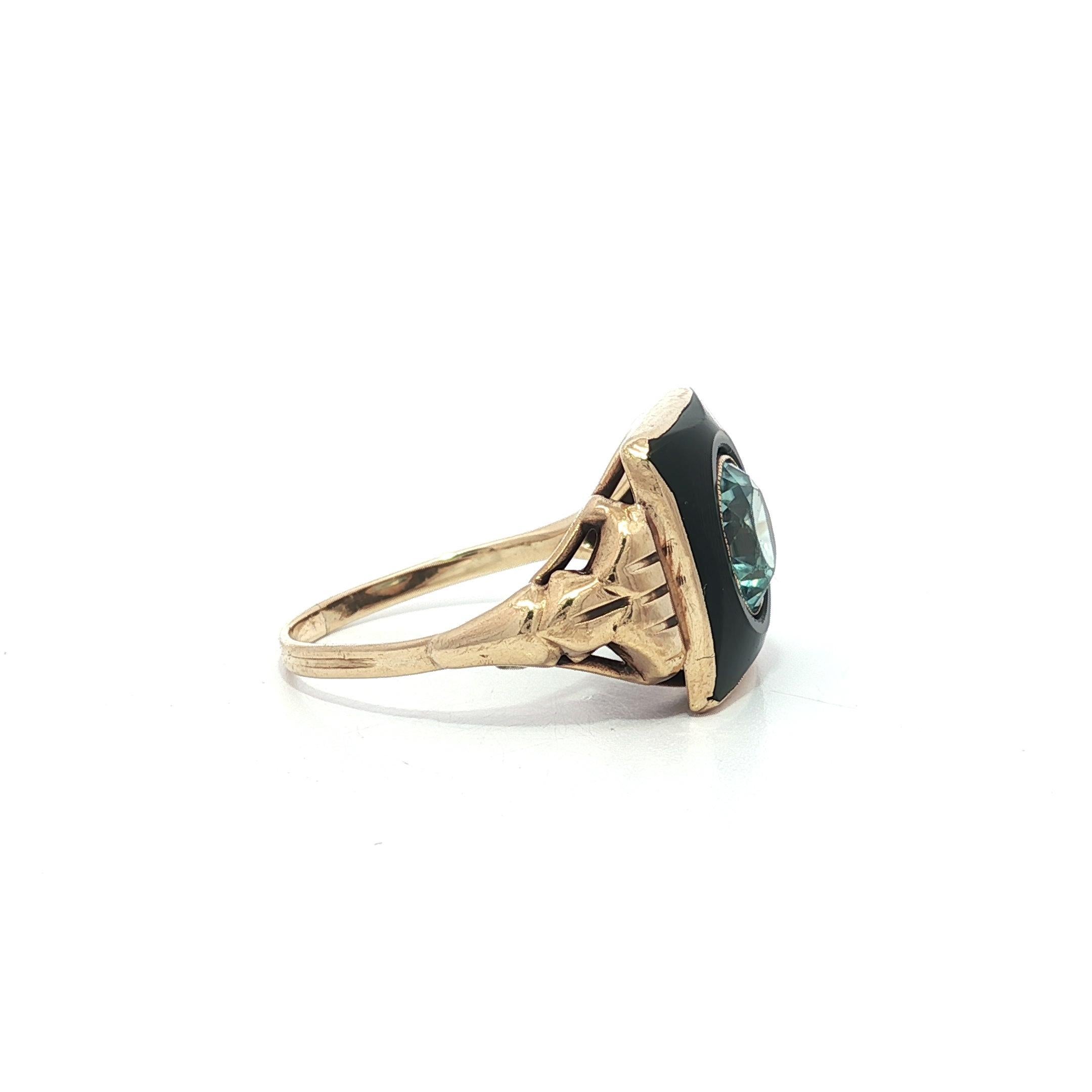 Taille cabochon Bague victorienne ancienne en or 10k Onyx noir avec centre en zircon bleu, plateau carré en vente