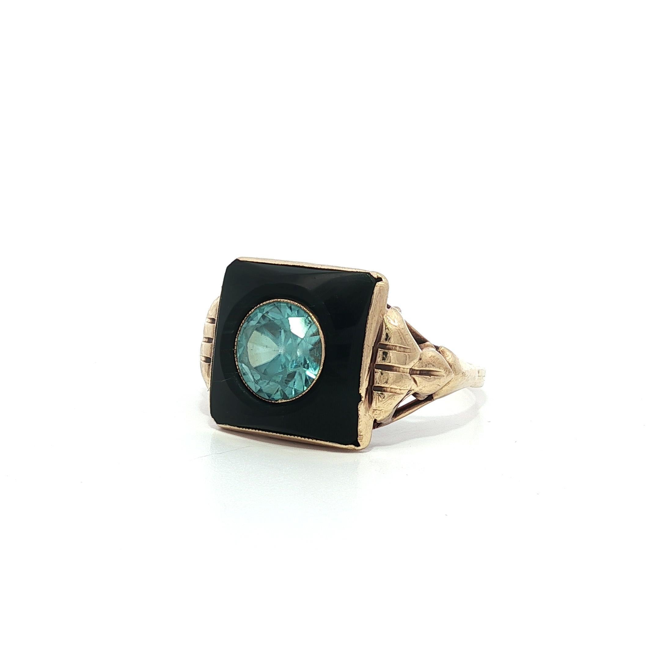 Bague victorienne ancienne en or 10k Onyx noir avec centre en zircon bleu, plateau carré en vente 1