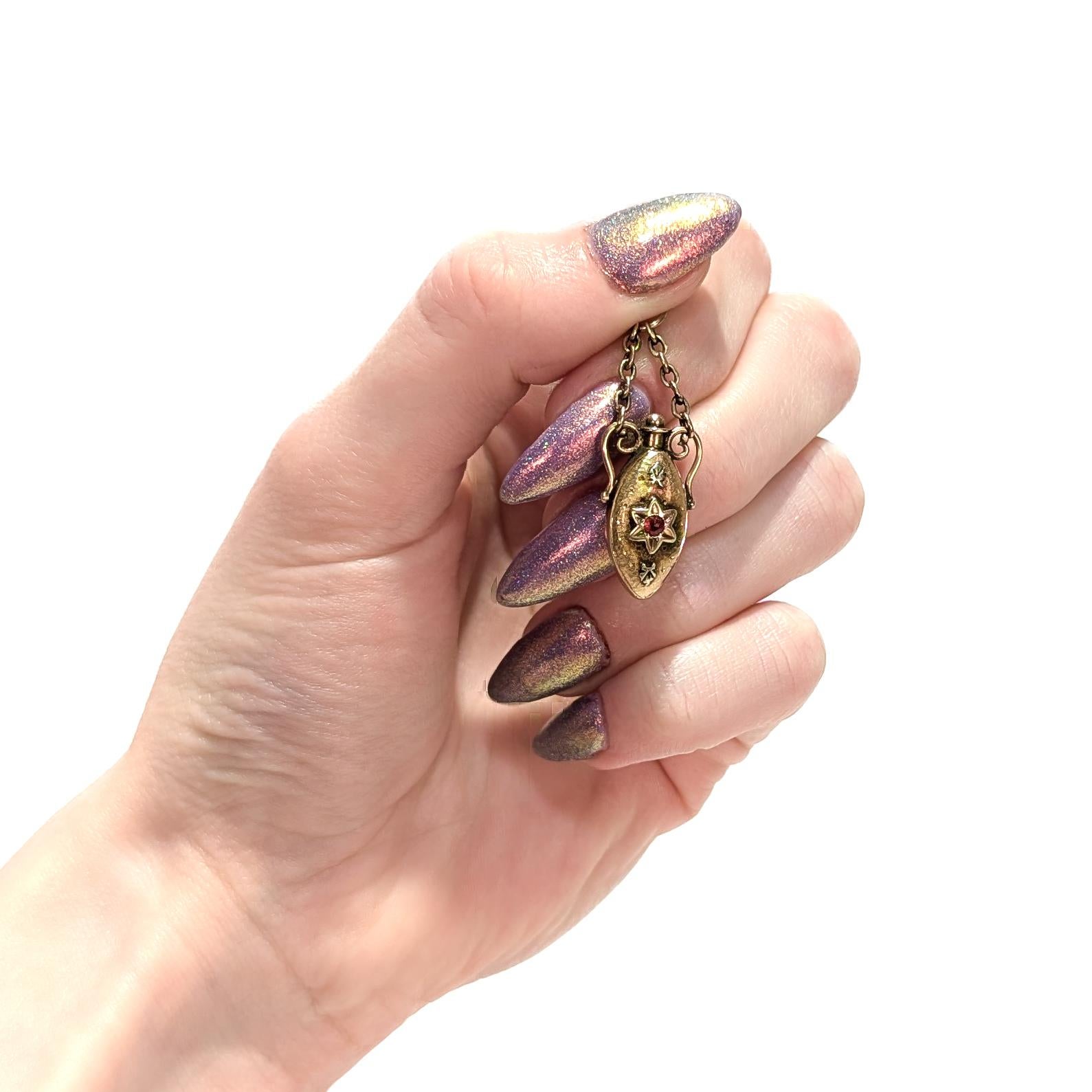 Antike viktorianische 10K Gold Parfümflasche Charme für ein Armband (Viktorianisch) im Angebot