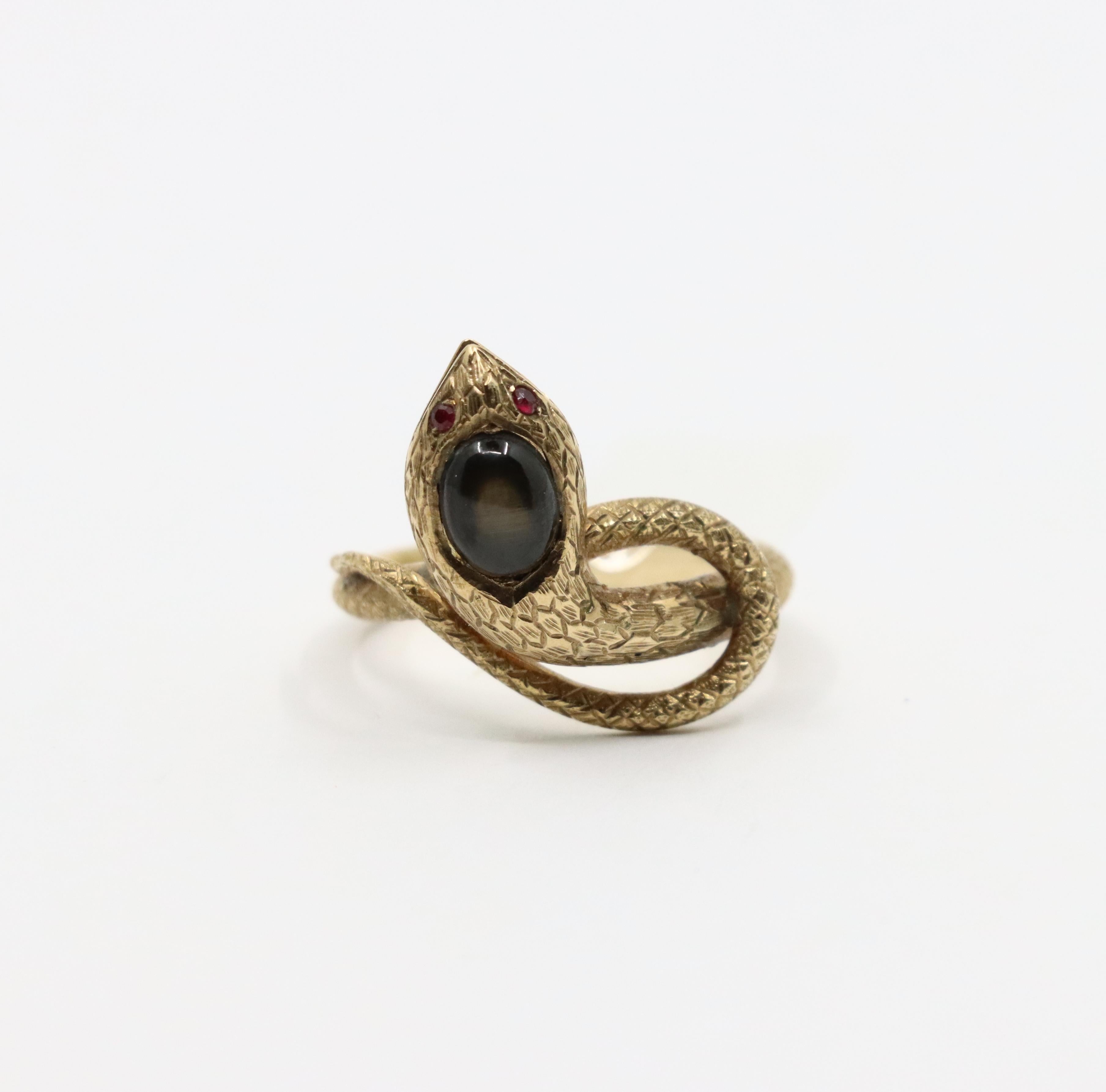 Antique Victorian 10K Gold Star Sapphire Snake Ring In Good Condition For Sale In Flushing, NY