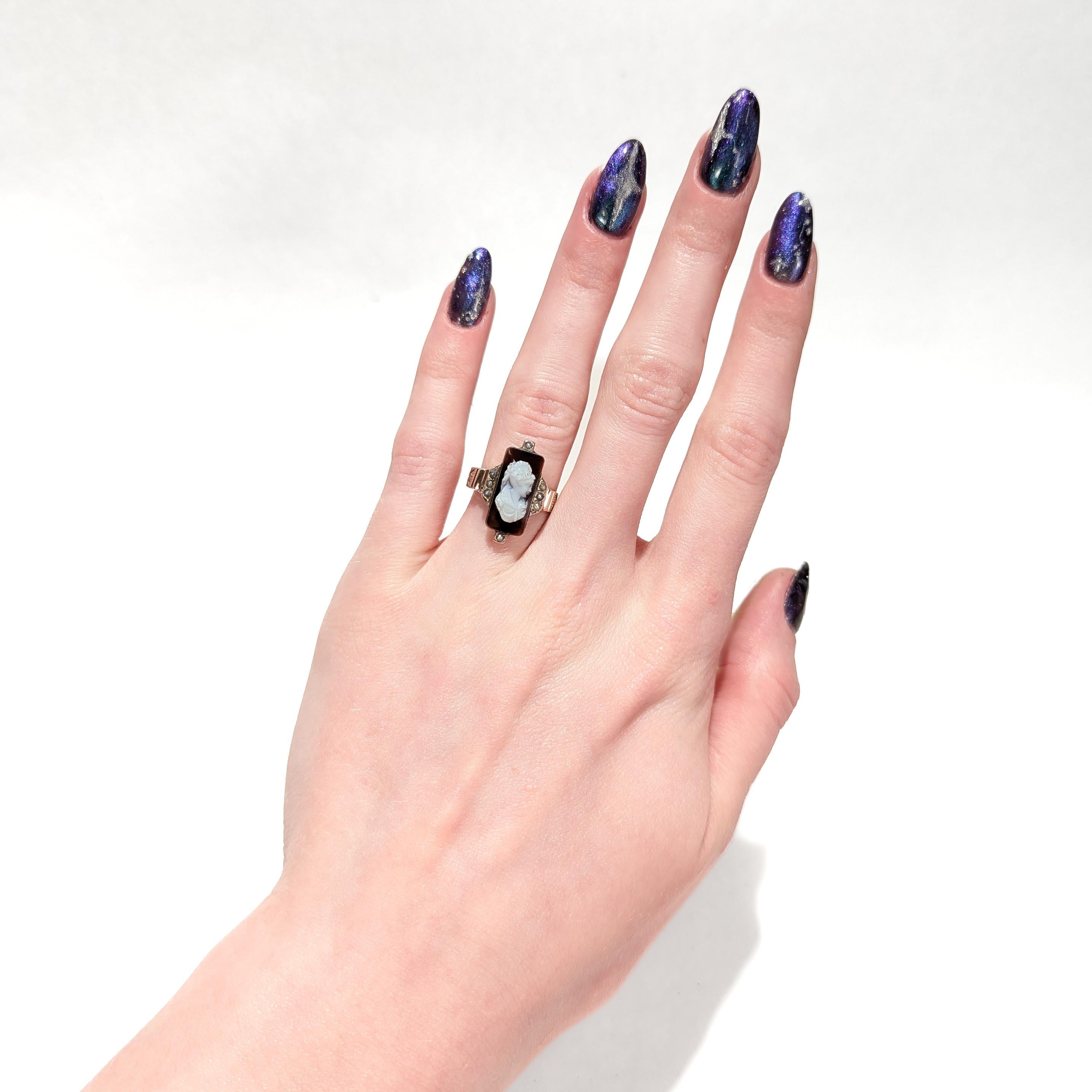 Antique Victorian 10K Rose Gold & Carved Agate Cameo Ring For Sale 5