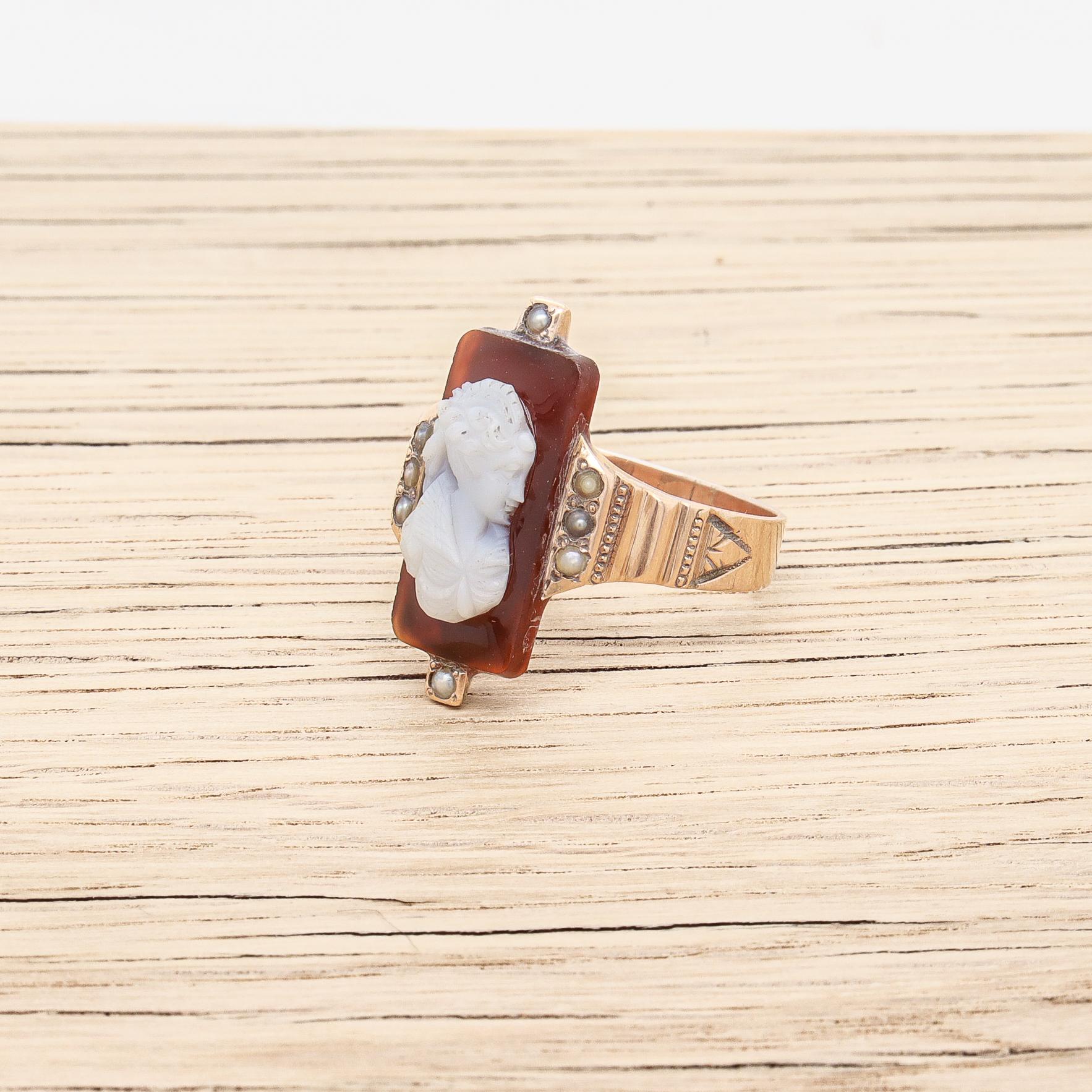 Antique Victorian 10K Rose Gold & Carved Agate Cameo Ring For Sale 7