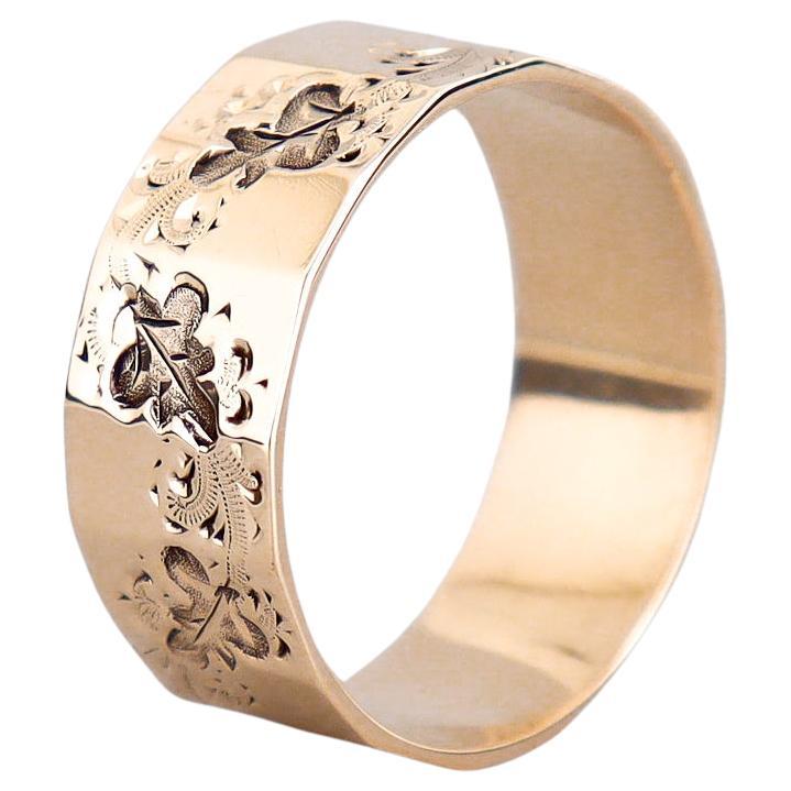 Antike viktorianische 10K Rose Gold Blatt eingraviert facettiert Band Ring im Angebot