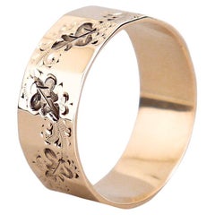 Antique Victorian 10K Rose Gold Leaf Engraved Faceted Band Ring