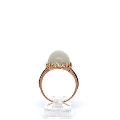 Bague victorienne ancienne en or jaune rosé 10 carats avec cabochon de lune ovale gravé