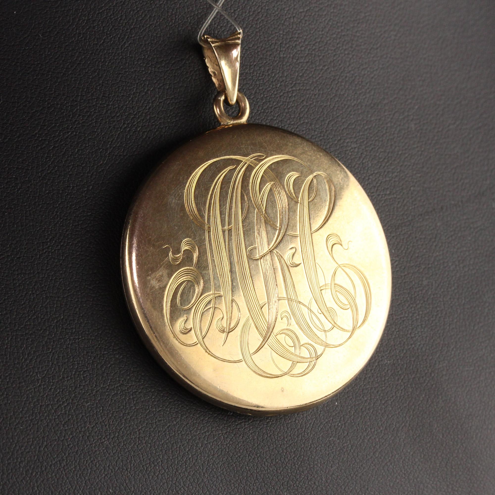 Antique médaillon victorien en or jaune 10 carats avec monogramme d'améthyste en vente 2