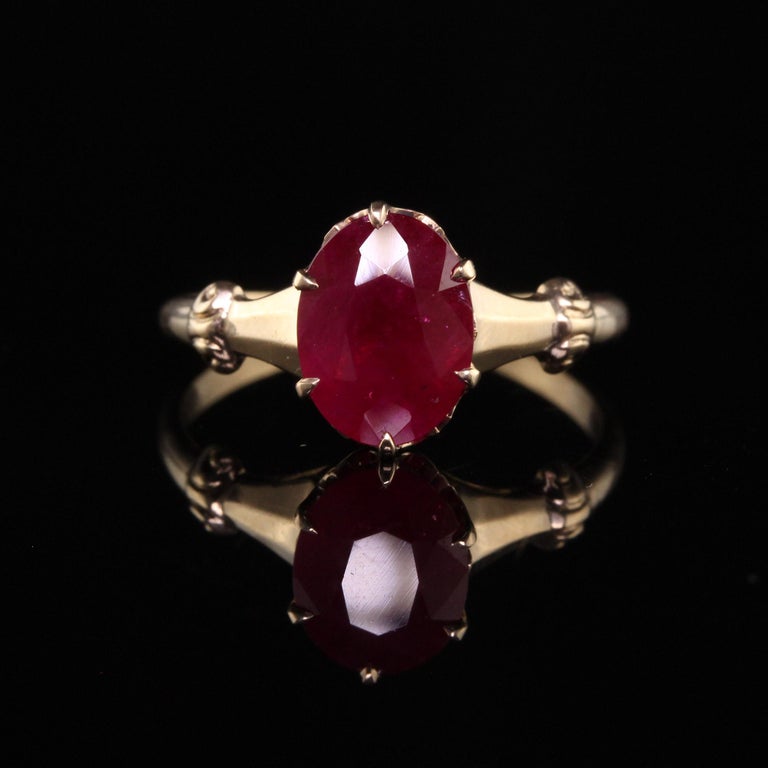 Antique Victorian 10K Yellow Gold Burmese Ruby Engagement Ring In Good Condition For Sale In Great Neck, NY