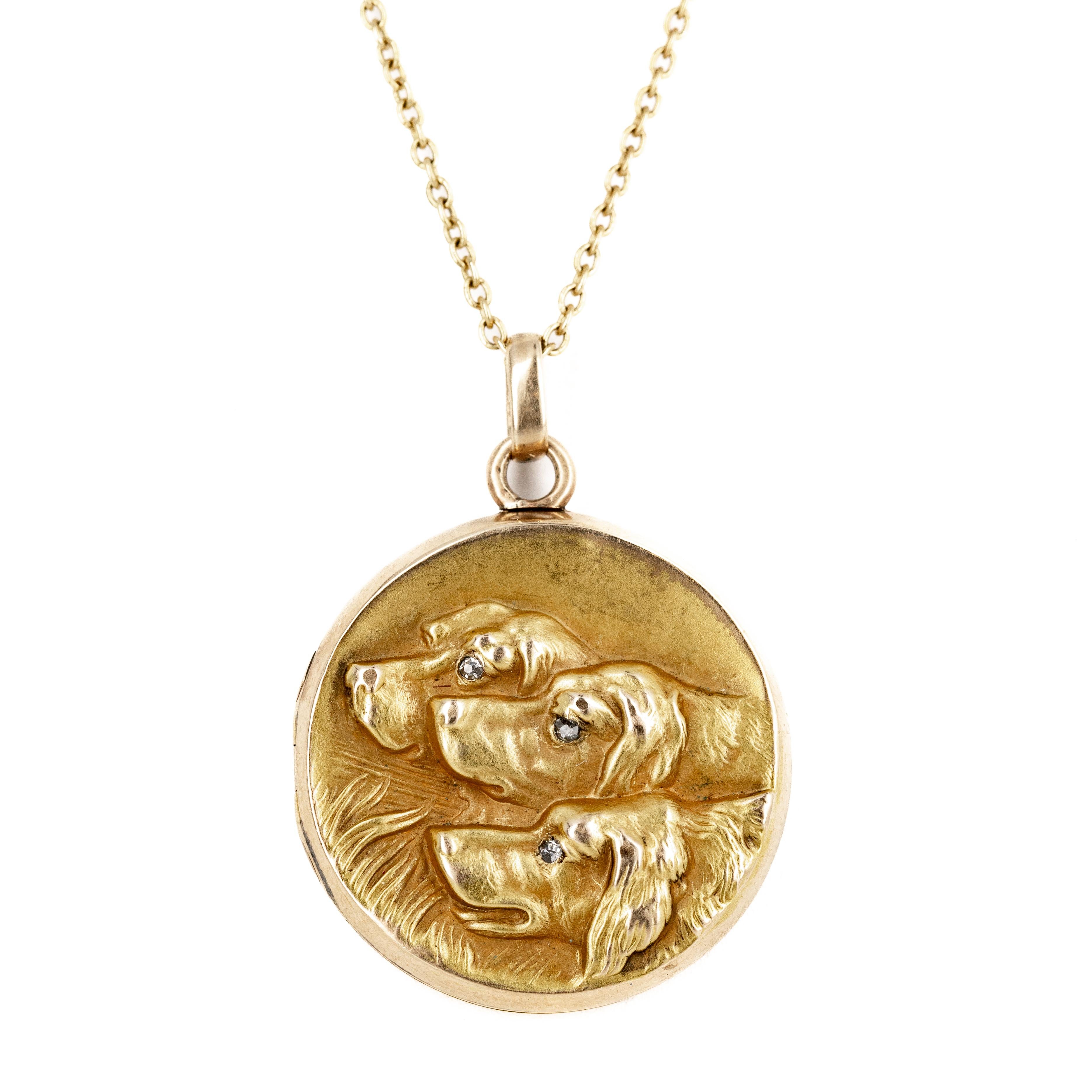 Antique Victorian 10K Yellow Gold Diamond Dog Trio Locket Necklace en vente 2