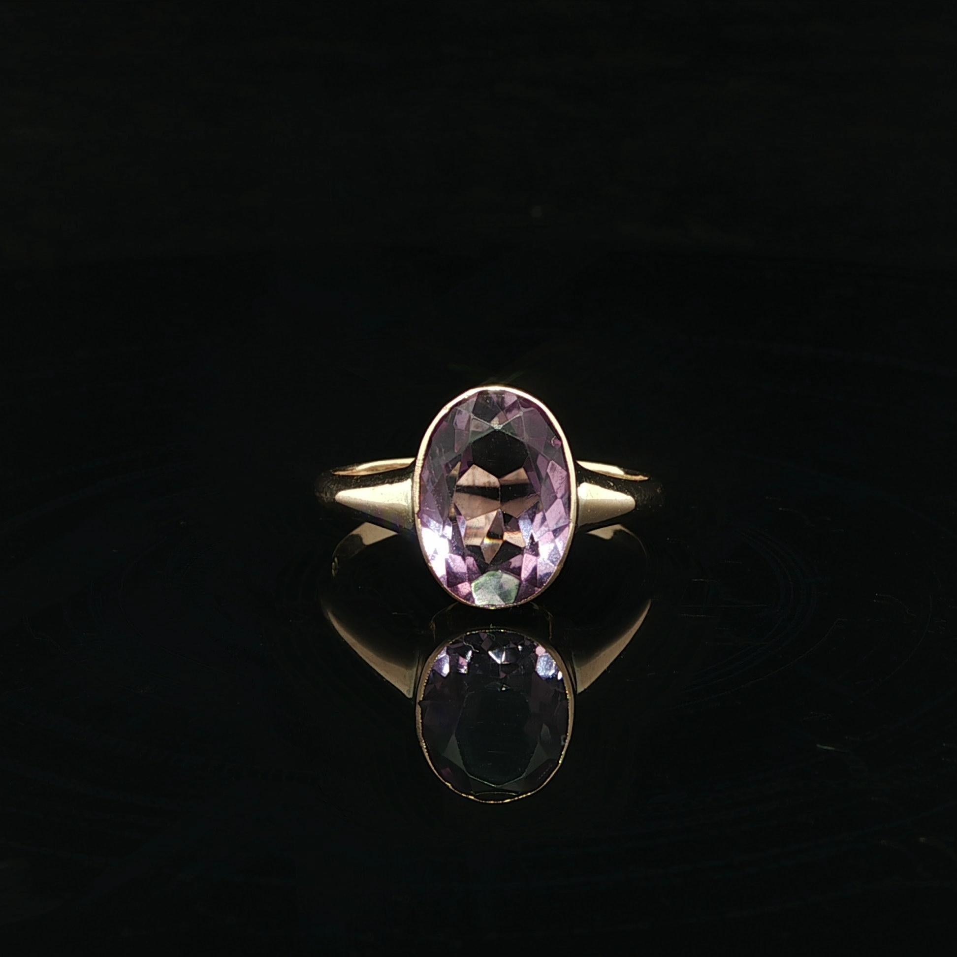 -- Pierre(s) --
(1) Améthyste véritable naturelle - taille ovale Brilliante - sertie - couleur violet lavande - 10.5x7.5mm (approx.)

MATERIAL : Or jaune 10k massif
Poids : 2,1 grammes
Taille de la bague : 6.5 (ajustée au doigt, nous pouvons tailler