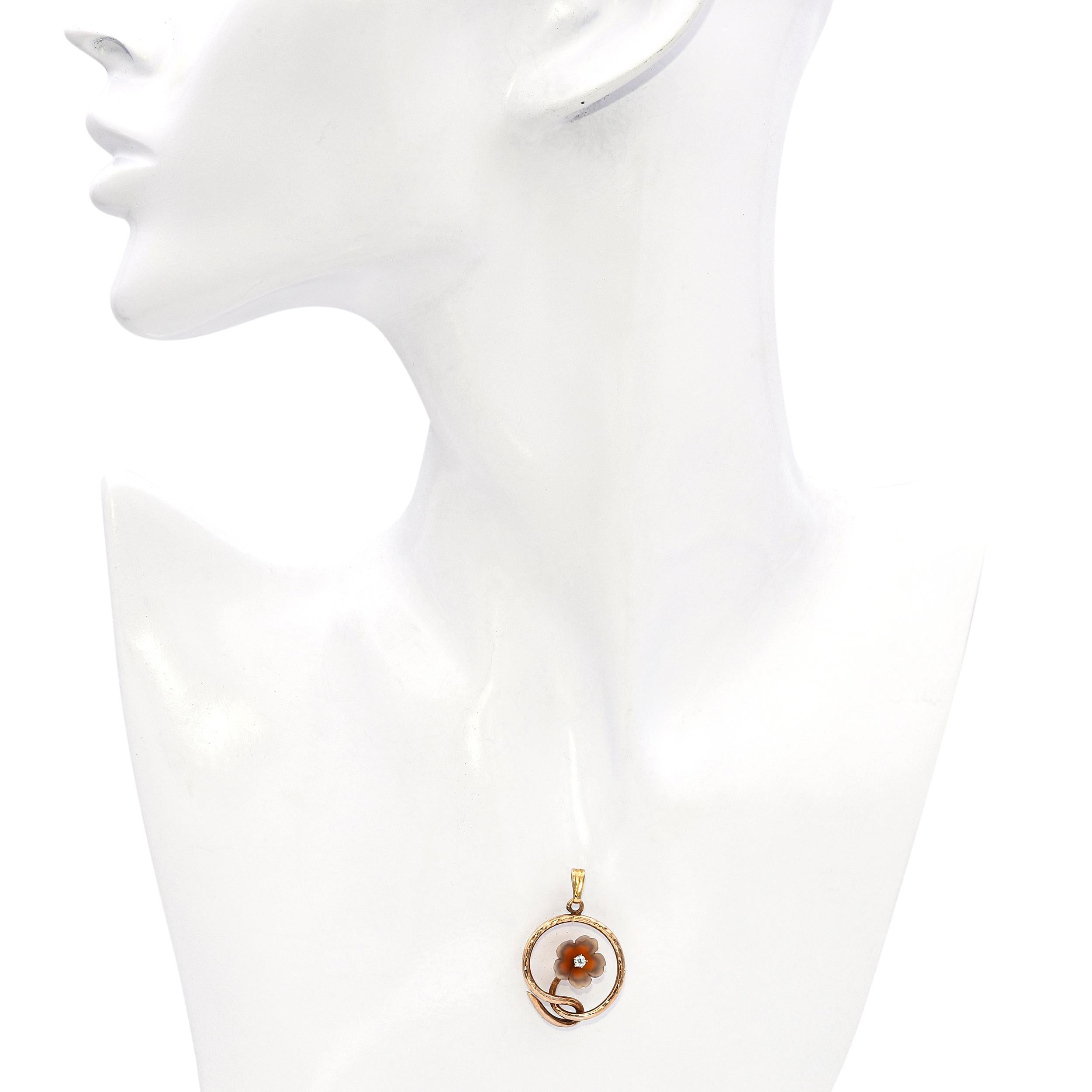 Victorien Pendentif Fleur en Agate et Diamant en or jaune 12k d'époque victorienne en vente