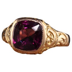 Antique Victorian 12K Yellow Gold Engraved Rhodolite Garnet Ring