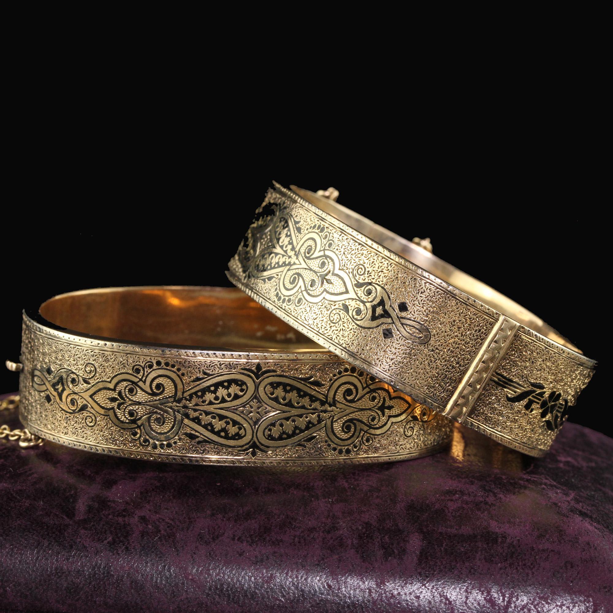 Antique Victorian 12K Yellow Gold Wide Engraved Enamel Wedding Bangle Set In Good Condition For Sale In Great Neck, NY