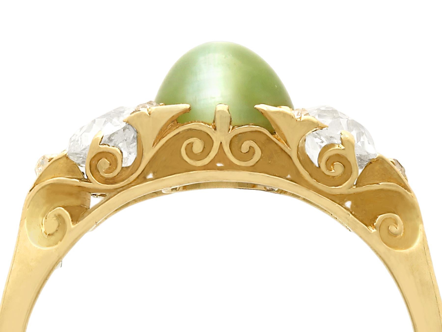 Eine beeindruckende antike viktorianische 1,35 Karat Chrysoberyll und 0,82 Karat Diamant, 18 Karat Gelbgold Kleid Ring; Teil unserer vielfältigen antiken Schmuck und Estate Jewelry Collections.

Dieser feine und beeindruckende antike Ring ist aus 18
