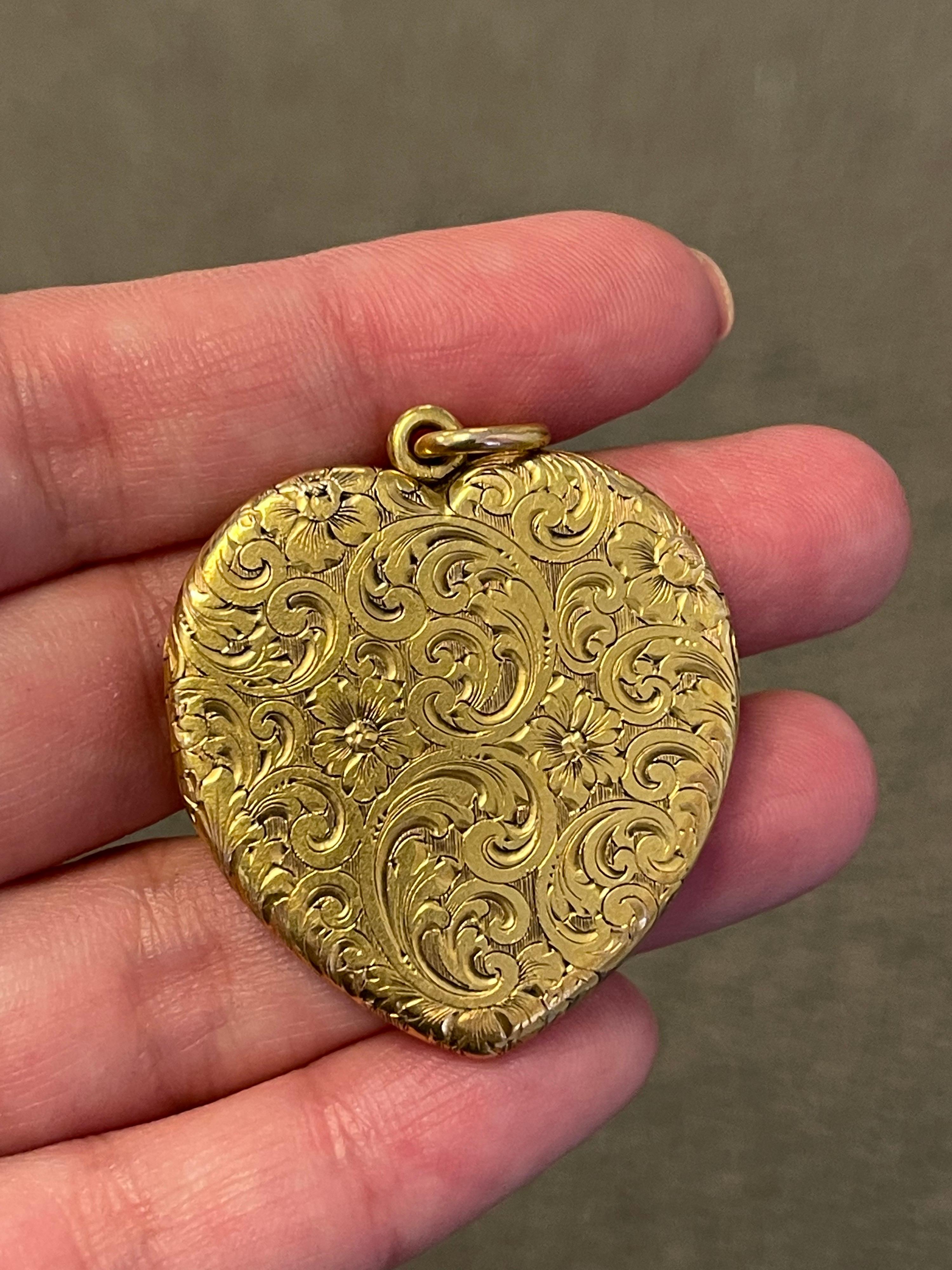 Antique Victorian 14 Karat Engraved Gold Heart Locket Pendant 1