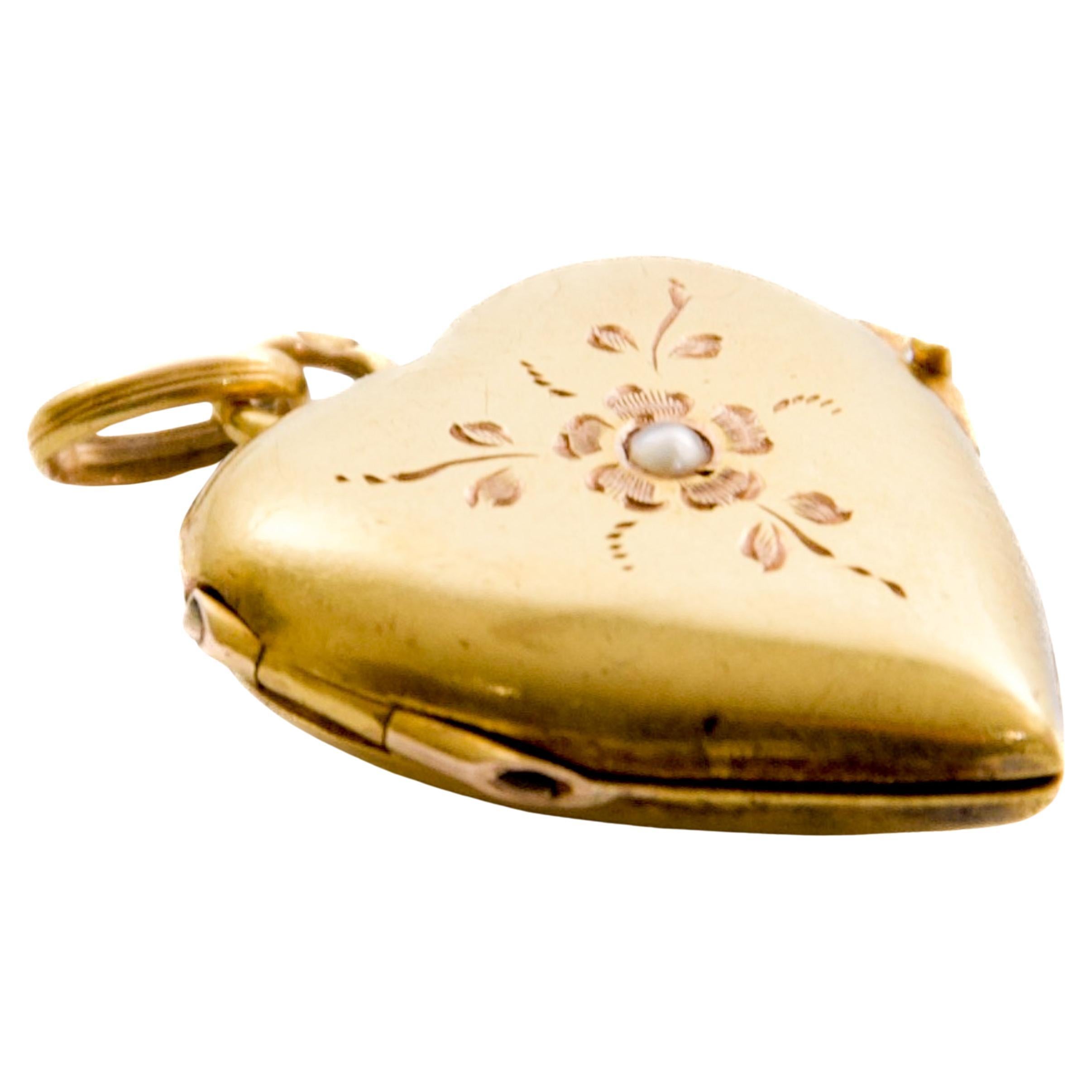 Women's Antique Victorian 14 Karat Gold Heart Shape Locket Pendant For Sale