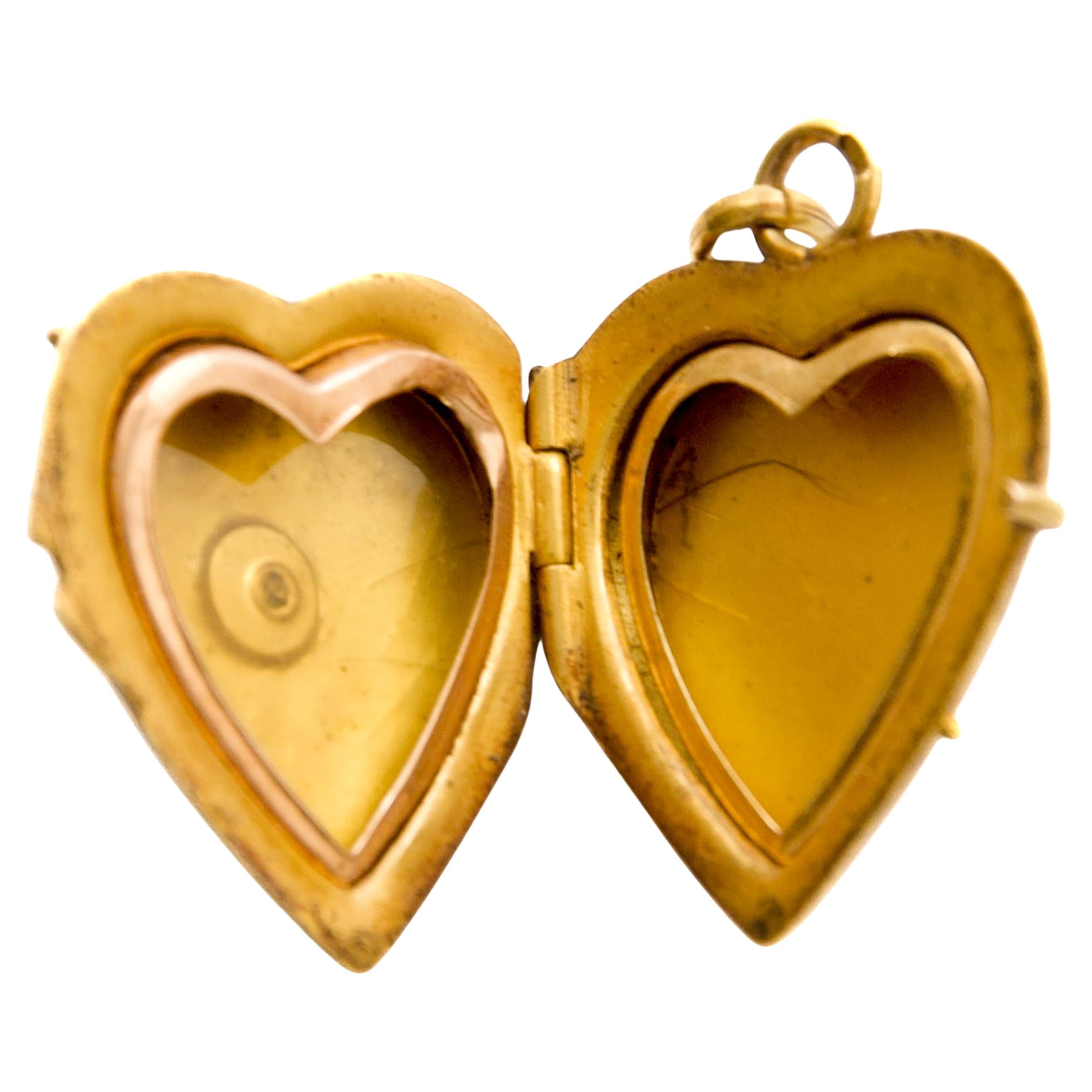 Antique Victorian 14 Karat Gold Heart Shape Locket Pendant For Sale 1