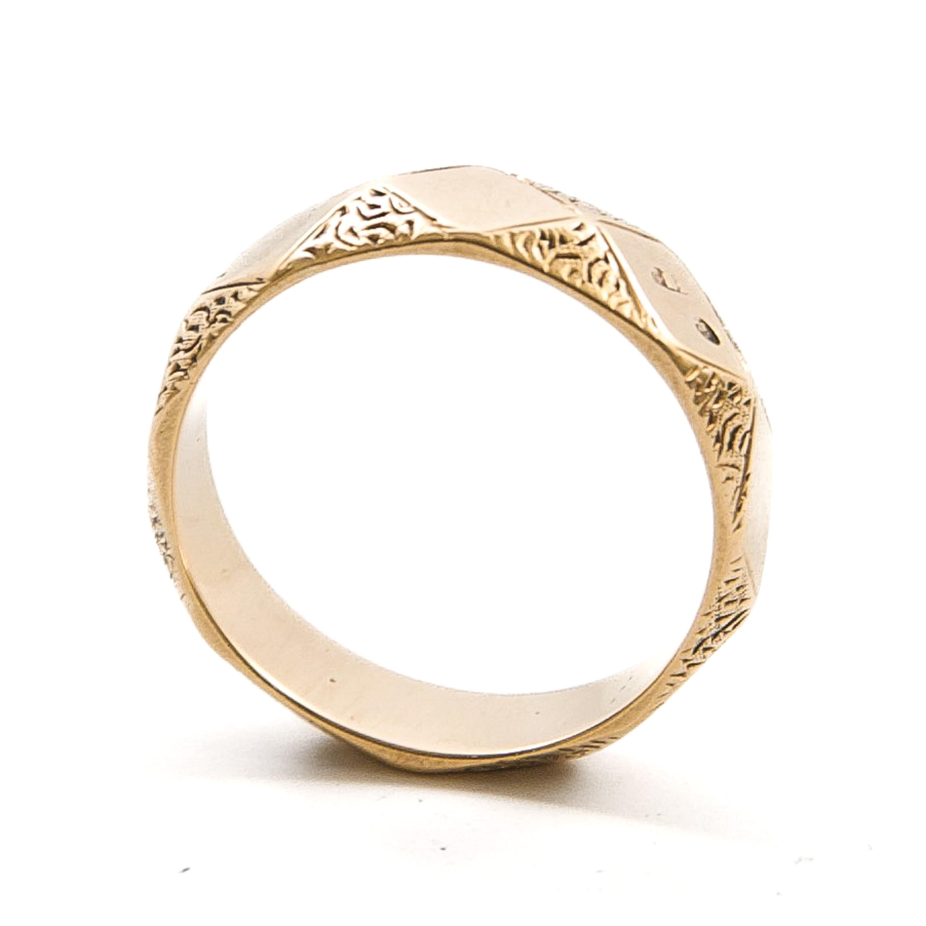 Bague jonc victorienne ancienne rose texturée en or 14 carats en vente 2