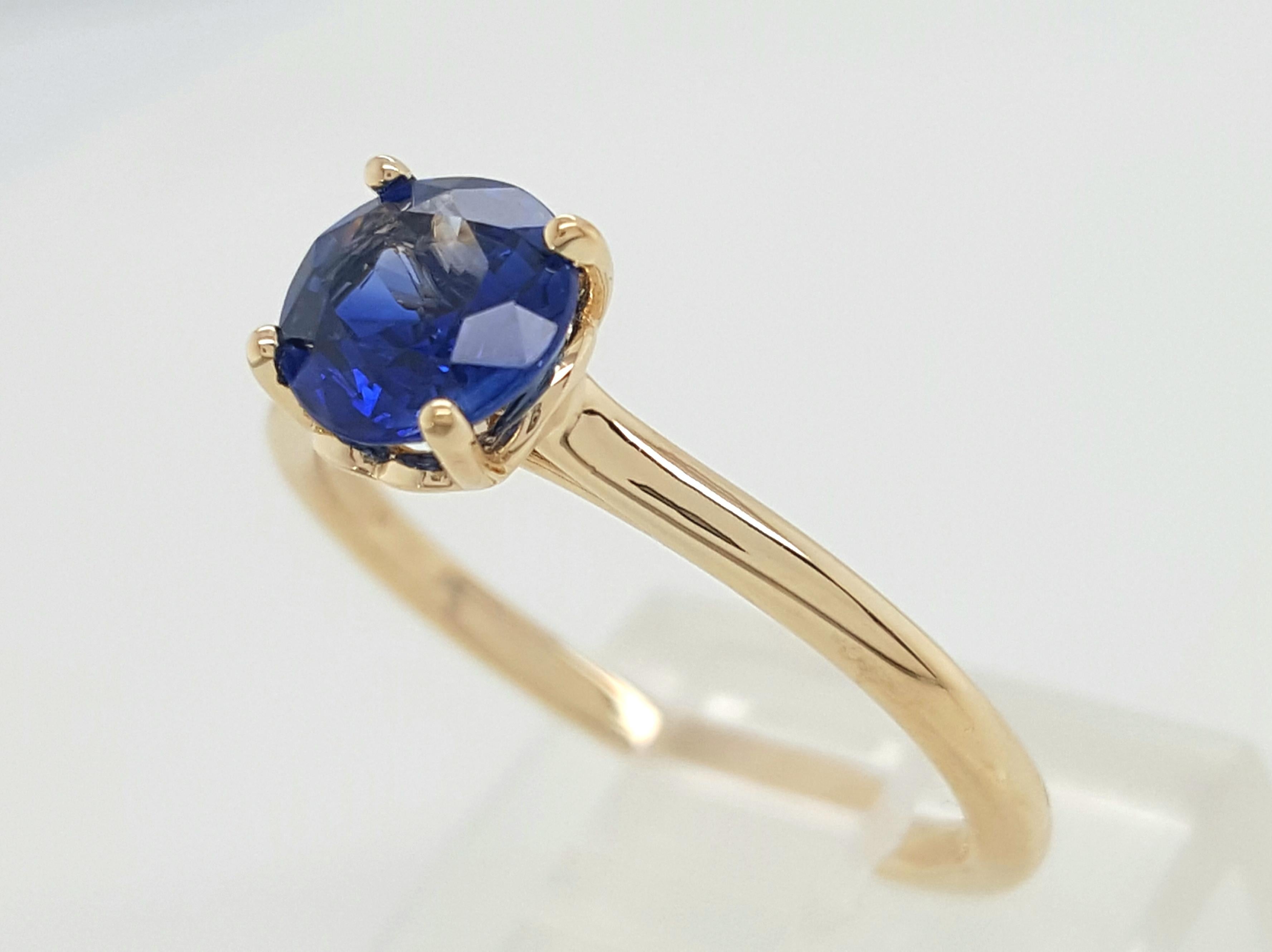 Antique Victorian 14 Karat Yellow Gold Ceylon Sapphire Vintage Solitaire 2