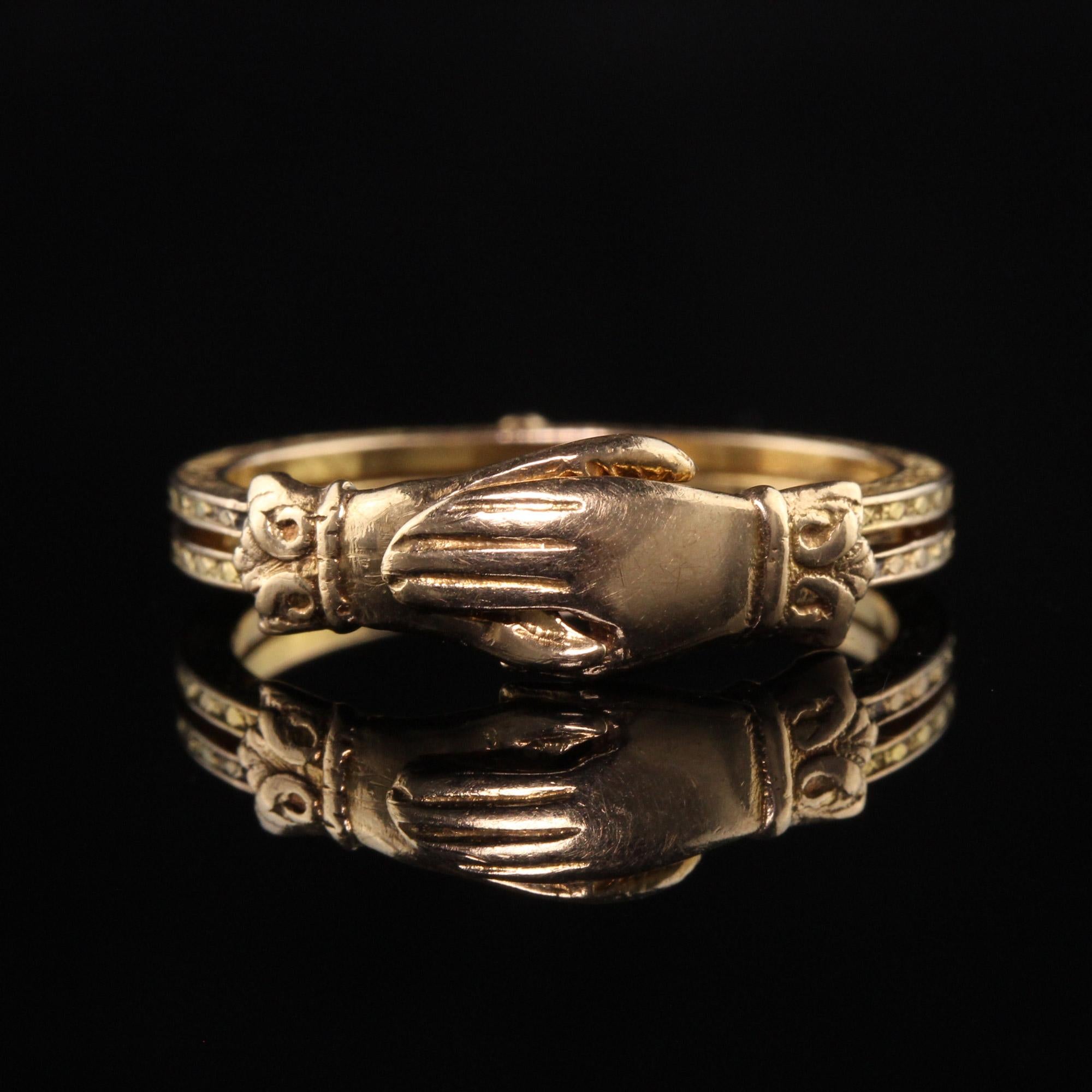 Antique Victorian 14K/10K Yellow Gold Engraved Fede Hands Ring In Good Condition In Great Neck, NY