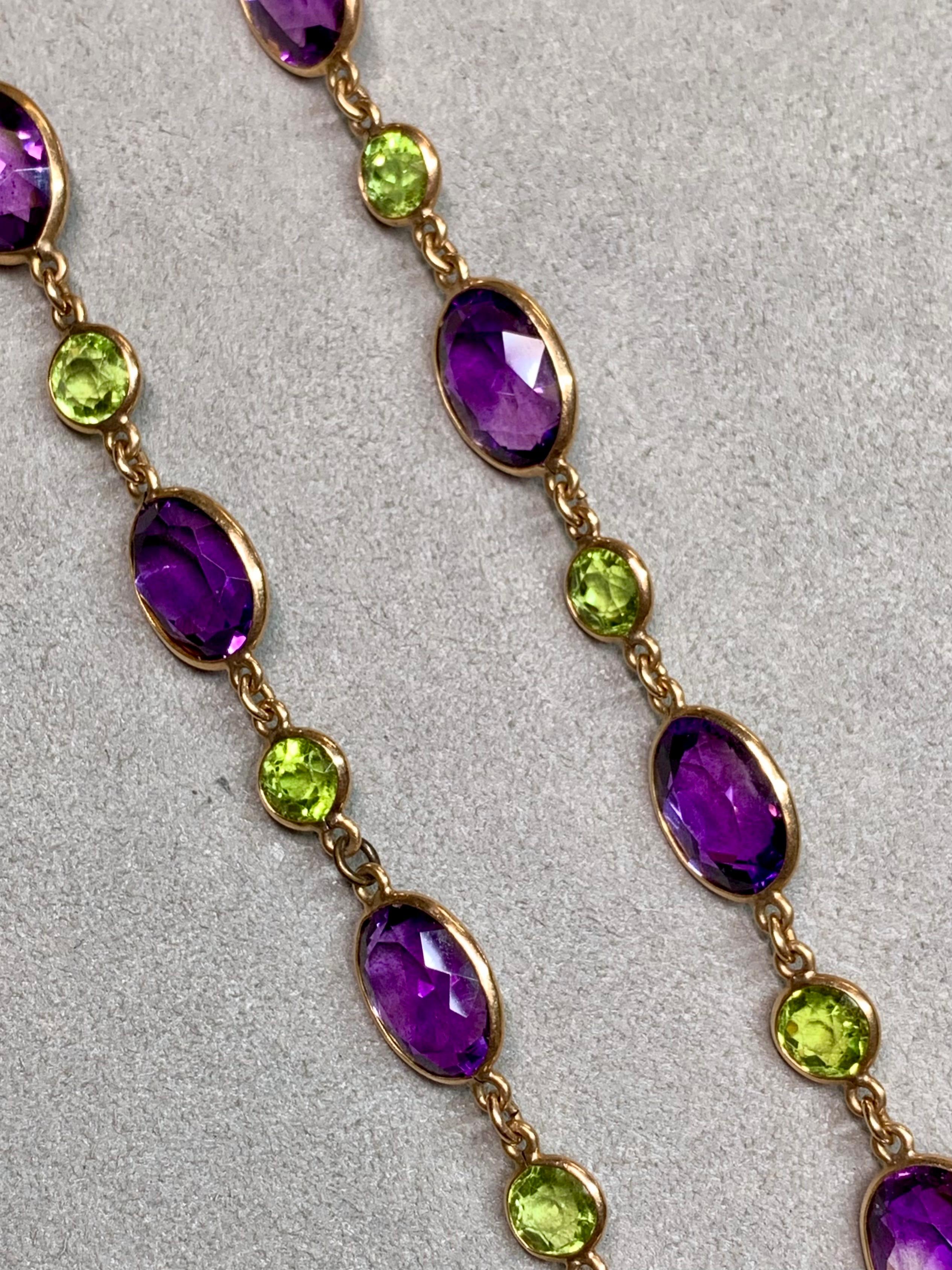 Victorien tardif Collier de pierres précieuses ovales en améthyste et péridot, serti d'un chaton, de style victorien antique 14K 72ct 20