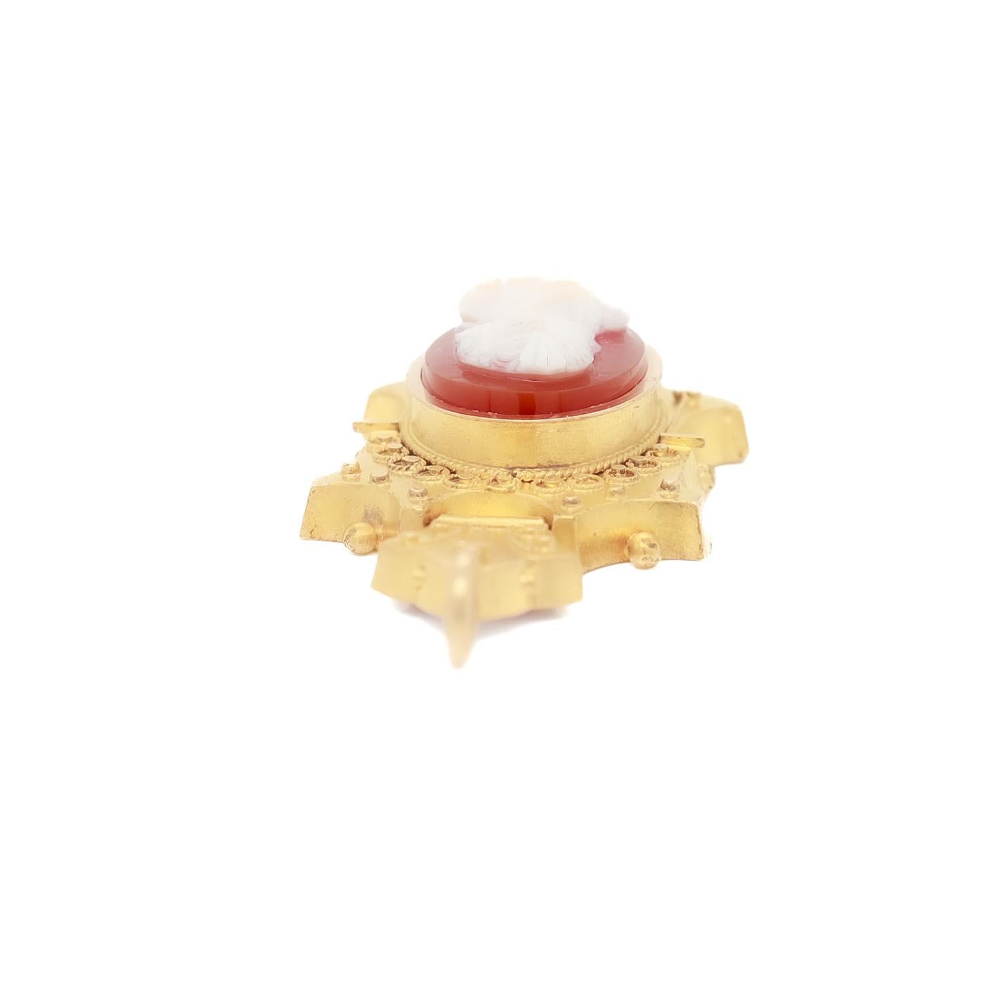 Pendentif camée victorien ancien en or 14 carats et agate en vente 4