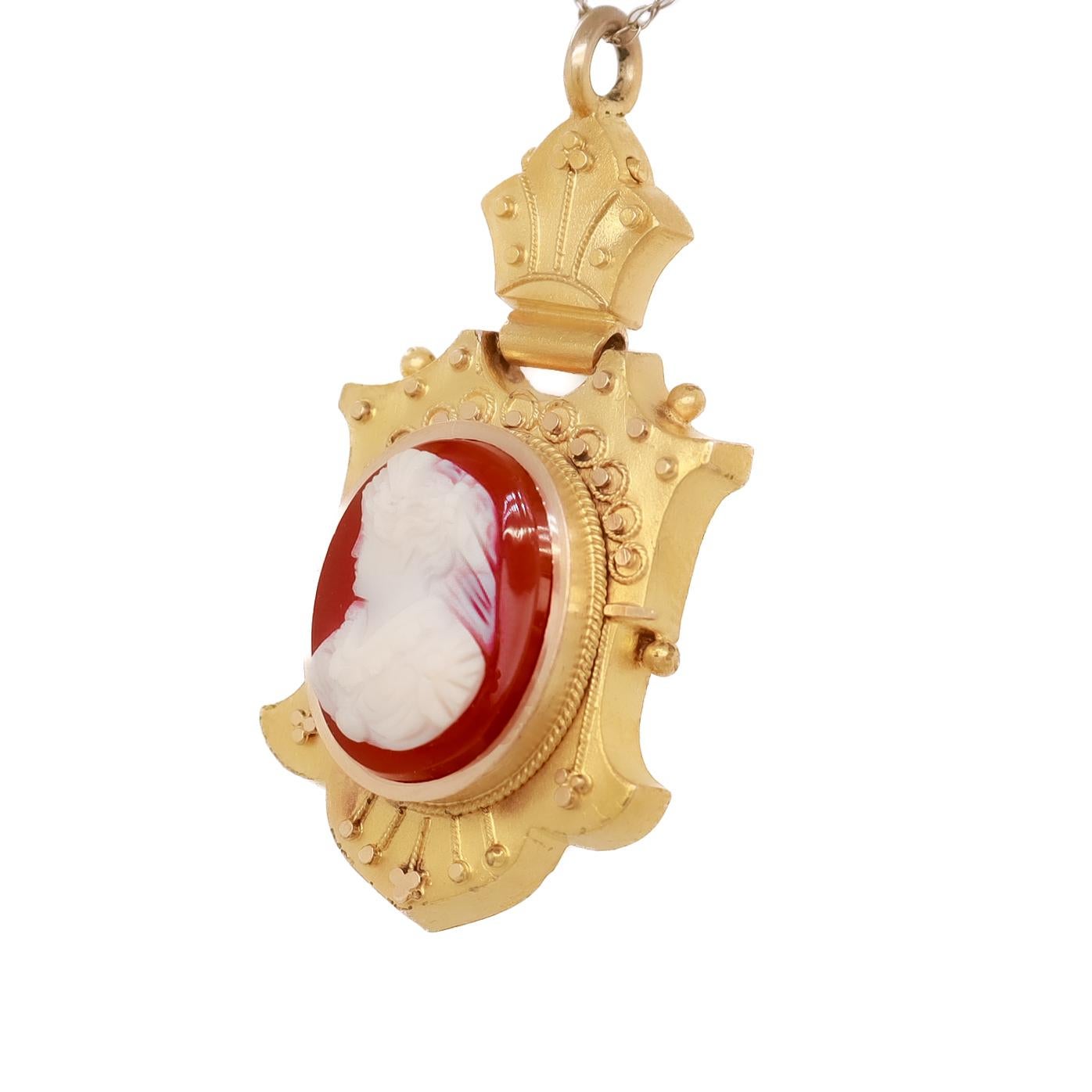 Pendentif camée victorien ancien en or 14 carats et agate Bon état - En vente à Philadelphia, PA