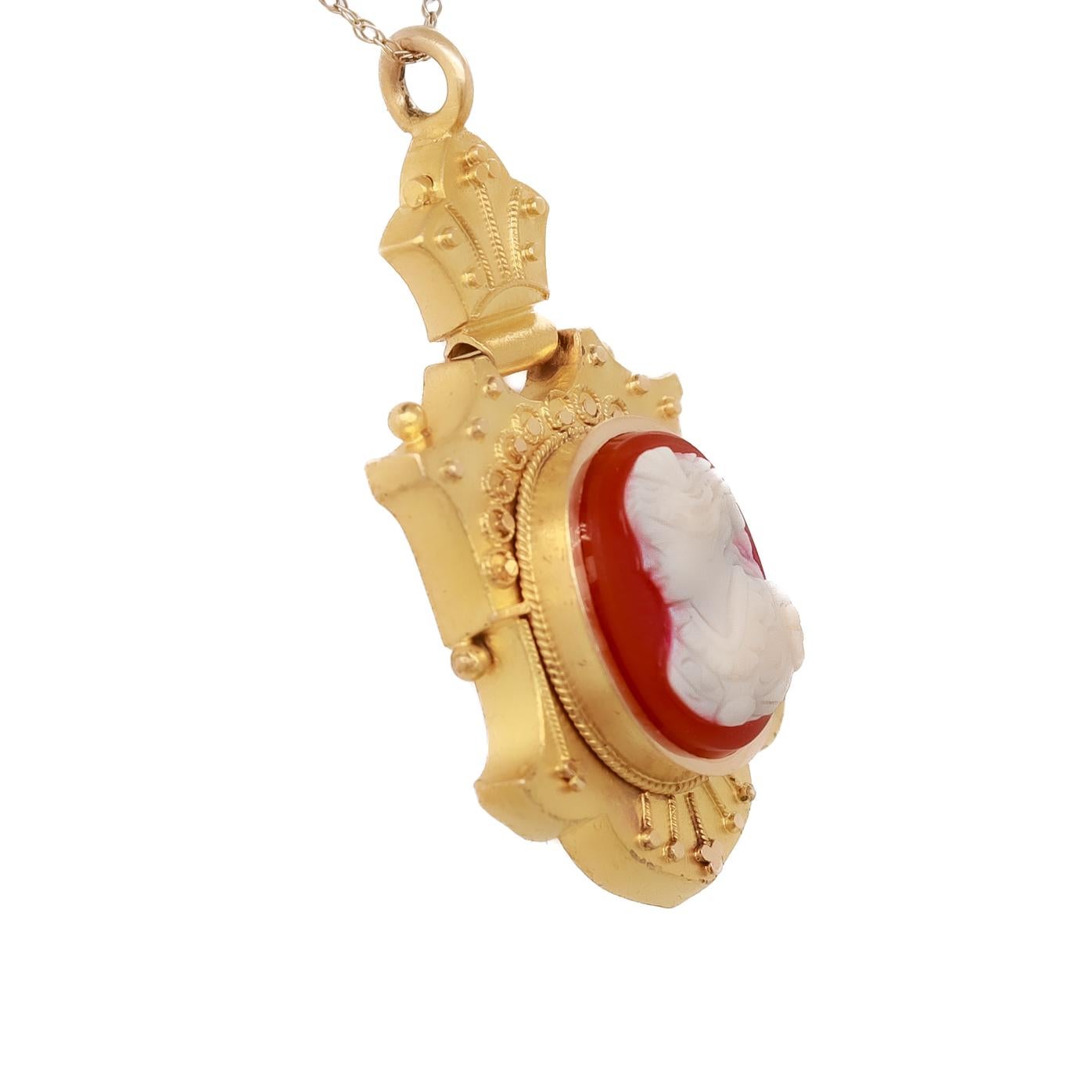 Pendentif camée victorien ancien en or 14 carats et agate Unisexe en vente