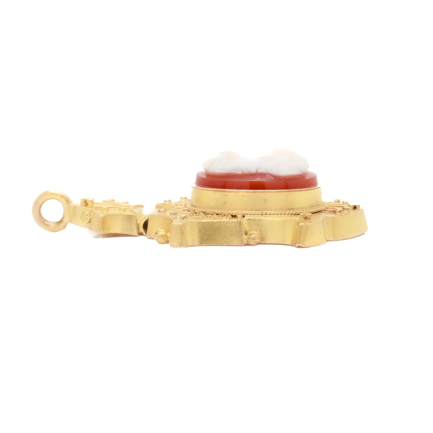Pendentif camée victorien ancien en or 14 carats et agate en vente 1